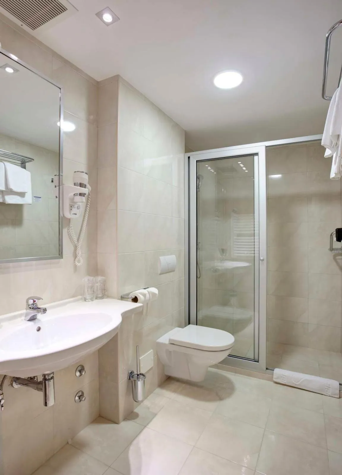 Bathroom in Hotel Monogram Park