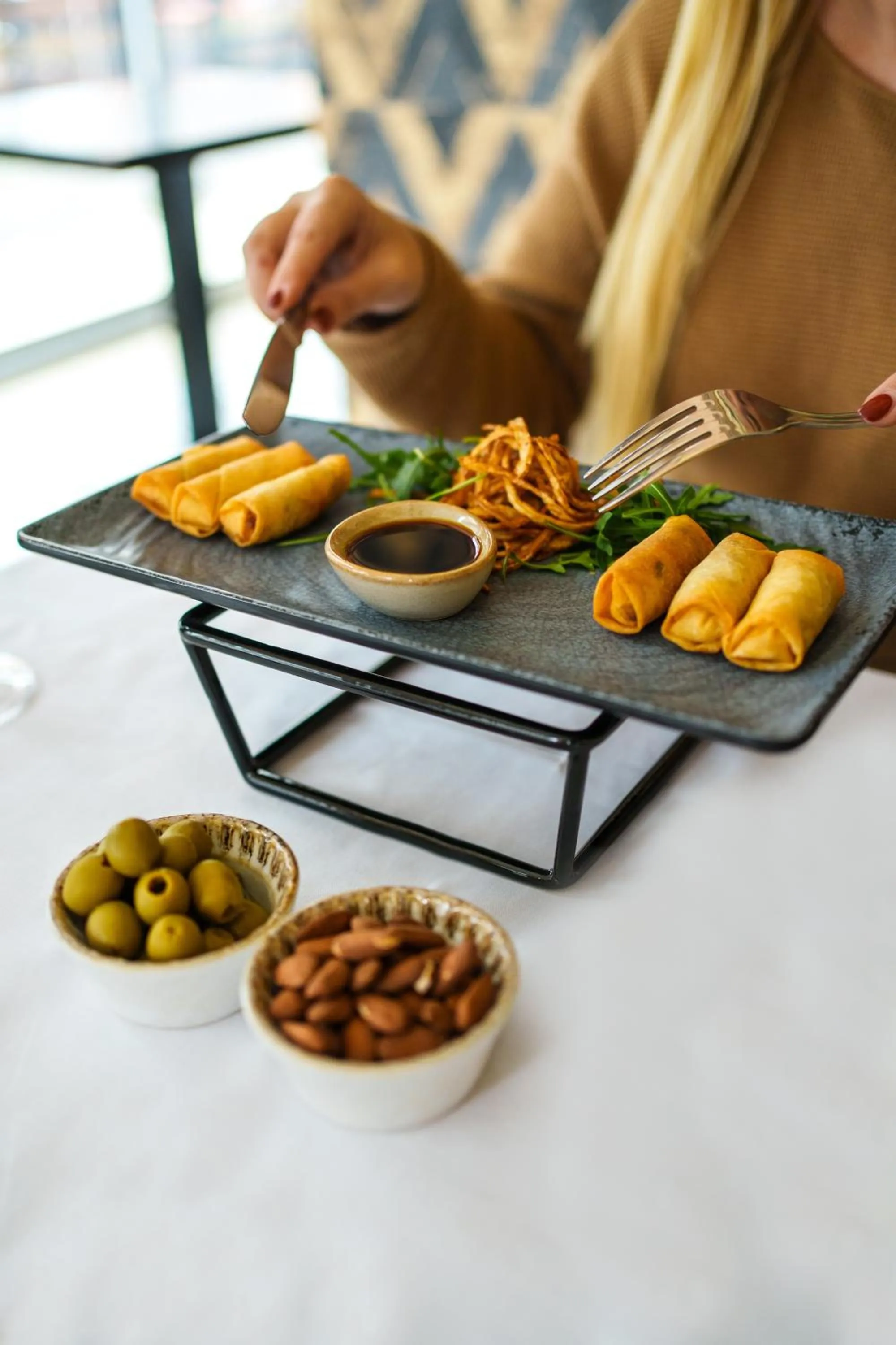 Restaurant/places to eat in Hotel Monogram Park