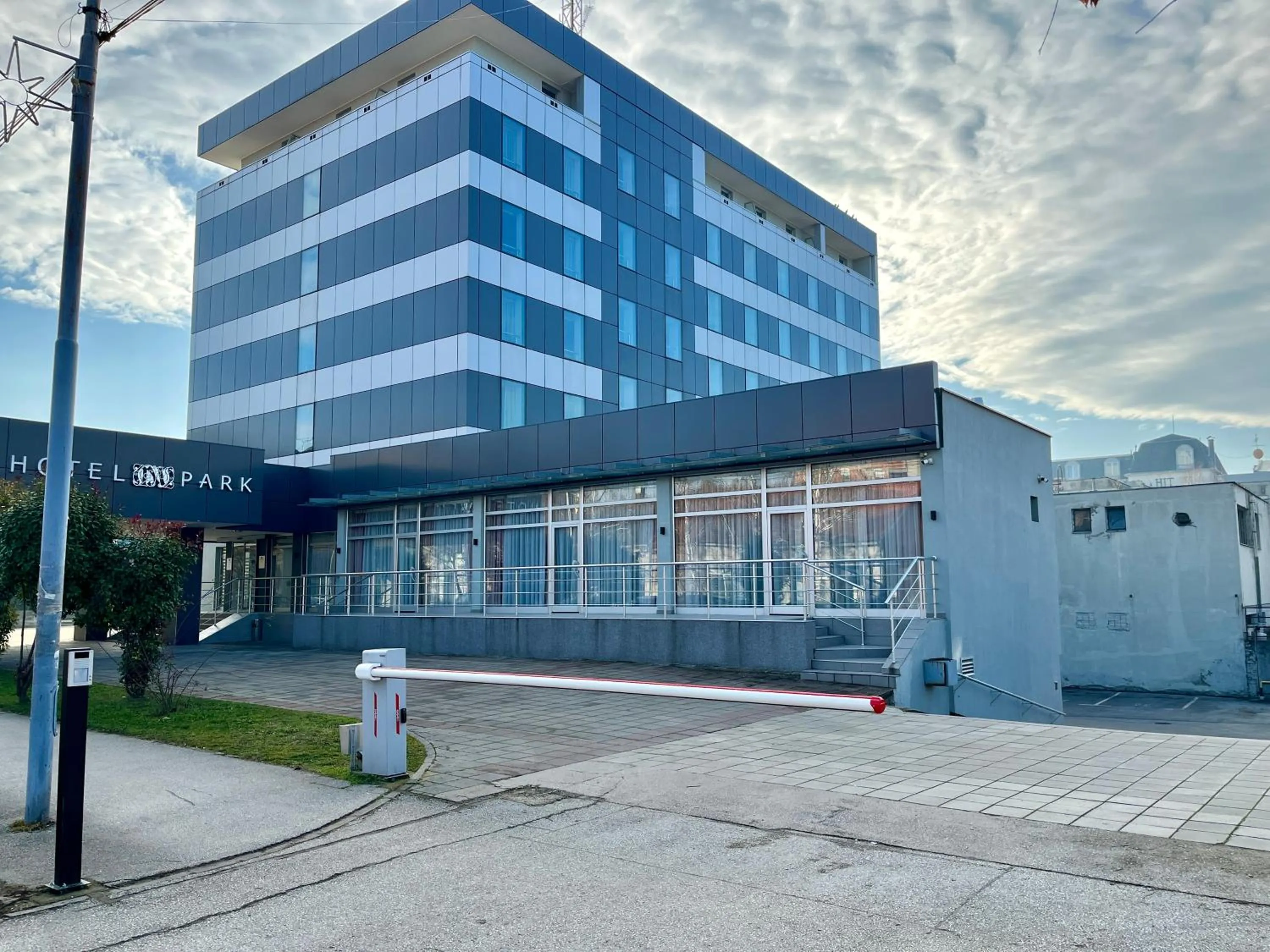 Property building in Hotel Monogram Park