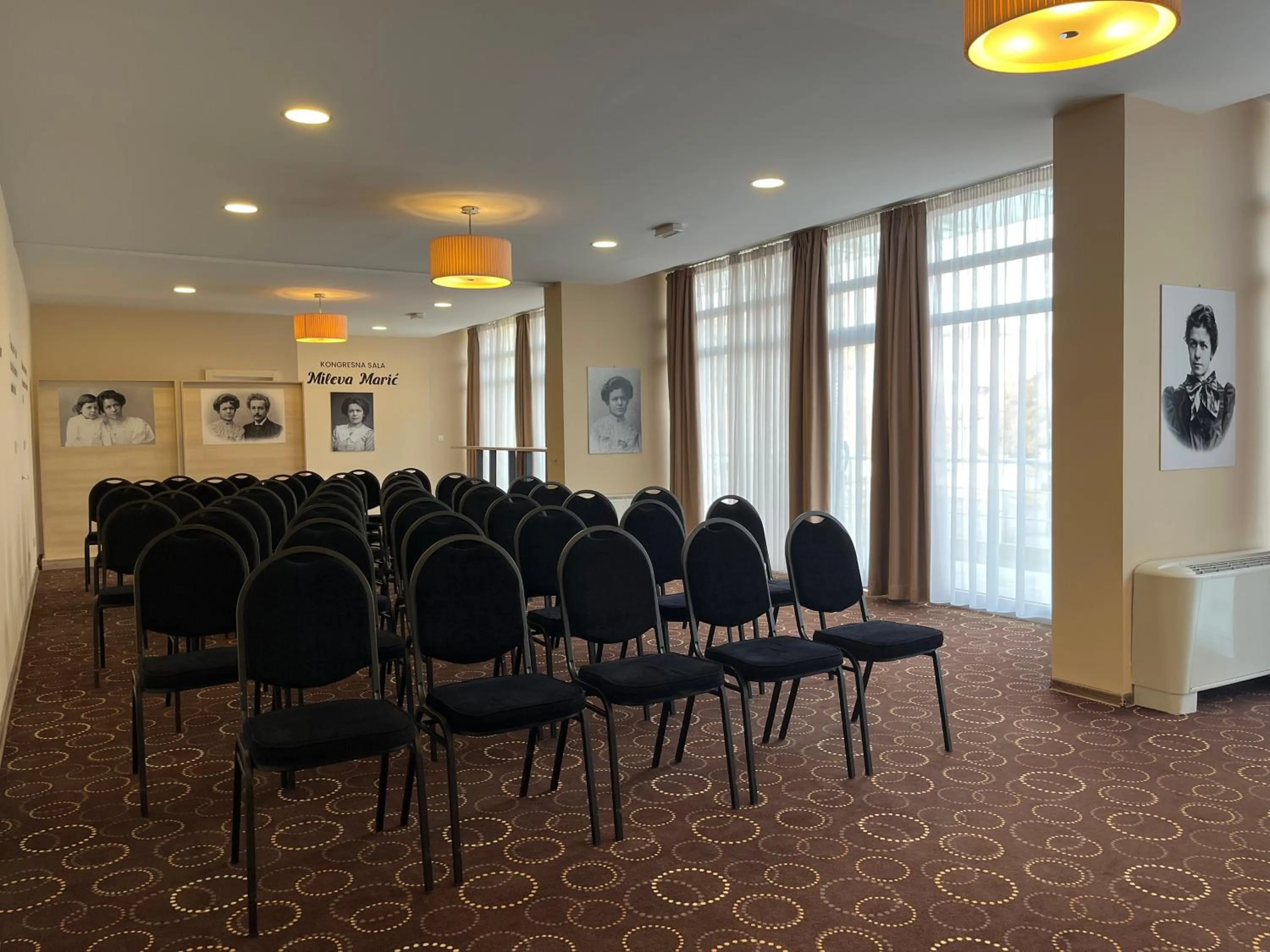 Business facilities in Hotel Monogram Park