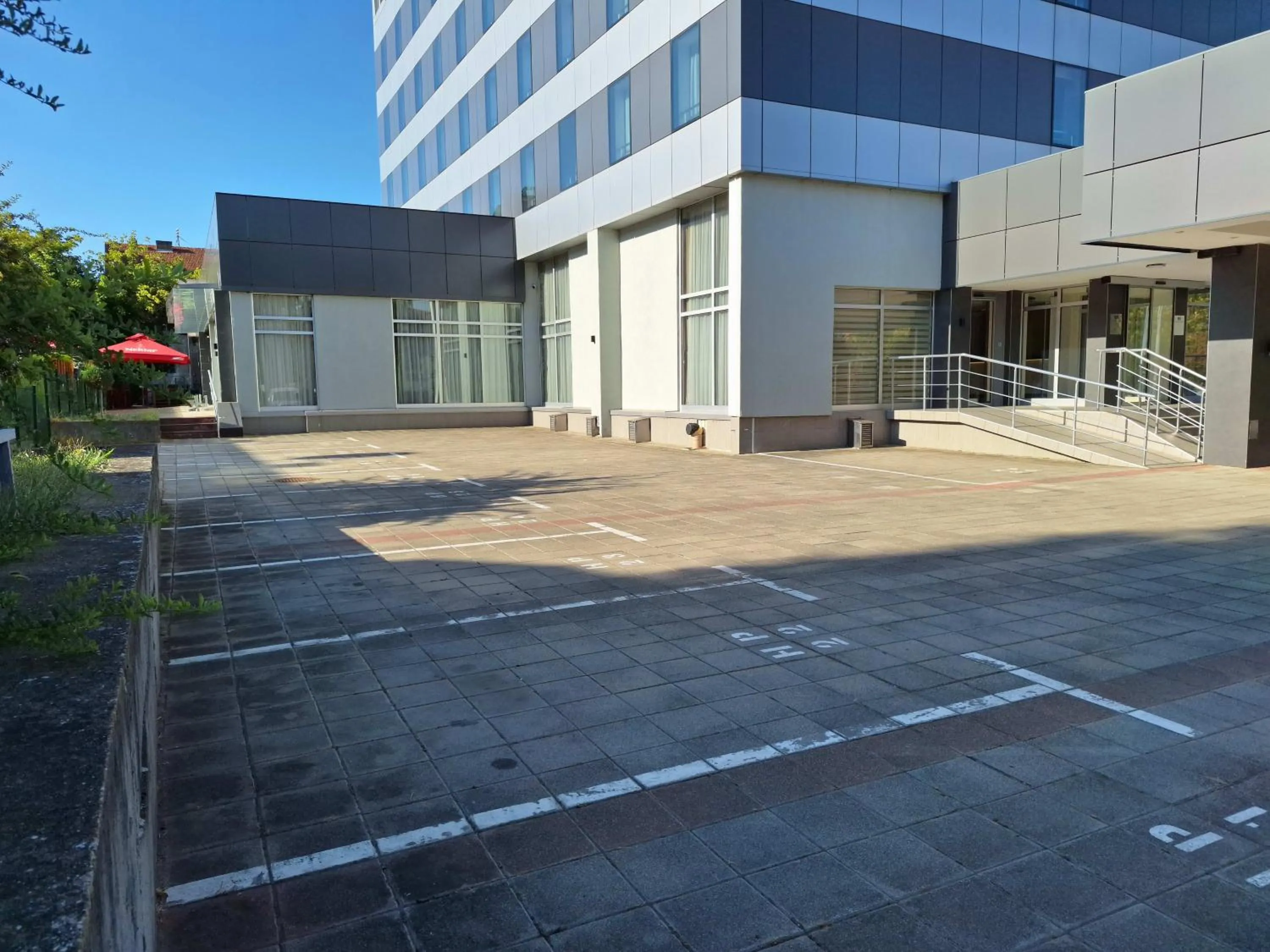 Parking in Hotel Monogram Park