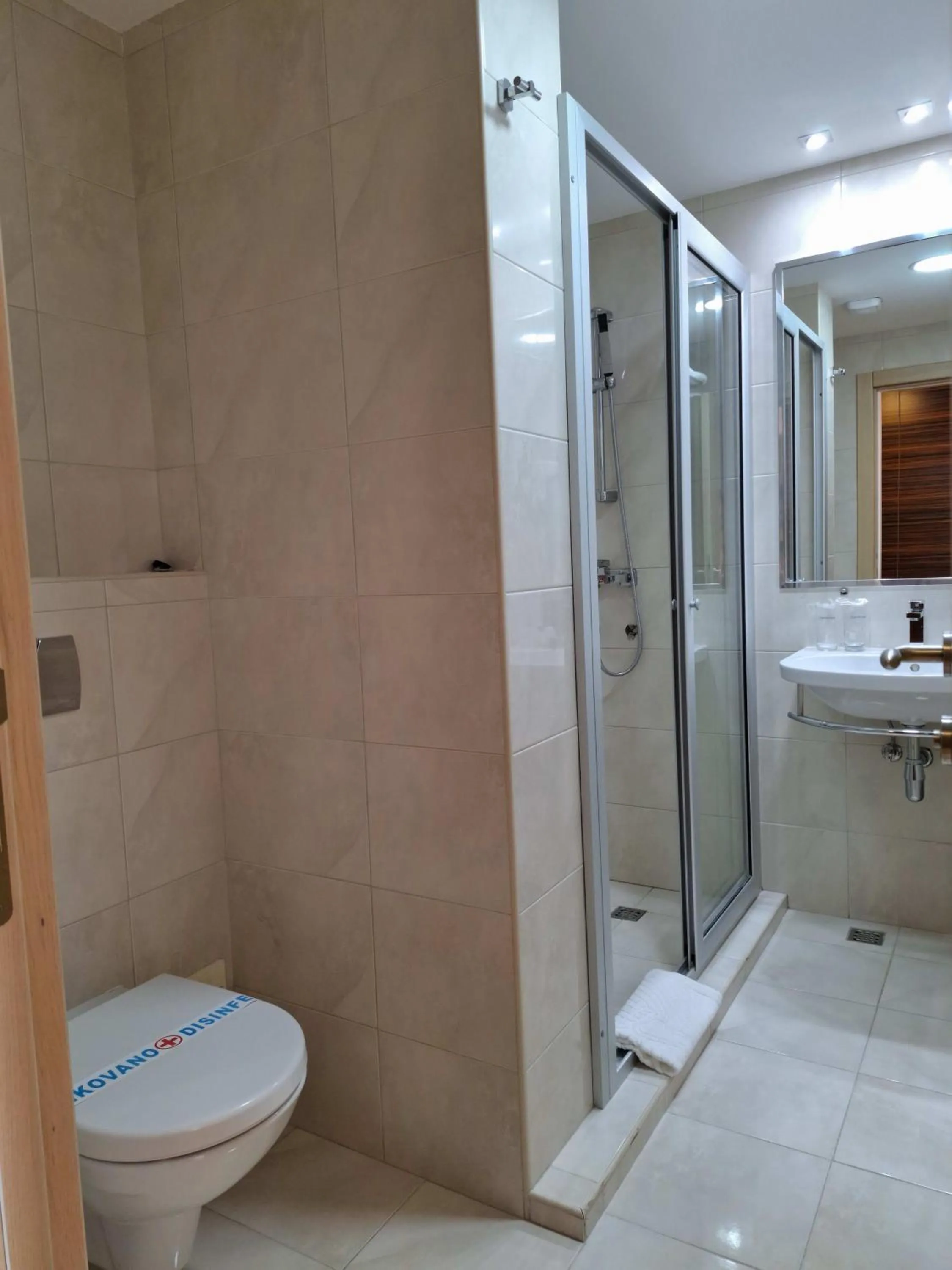 Bathroom in Hotel Monogram Park