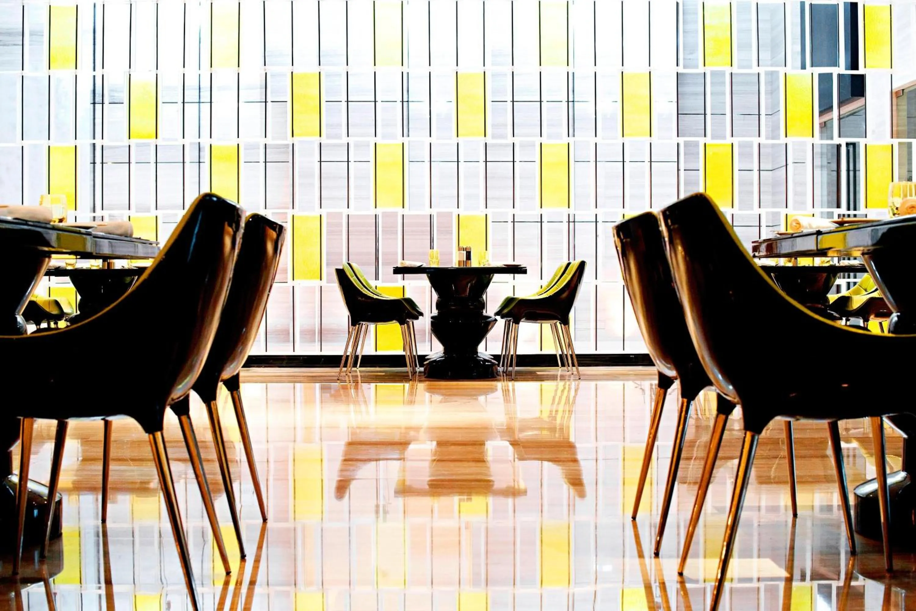 Restaurant/places to eat in Le Méridien Qingdao