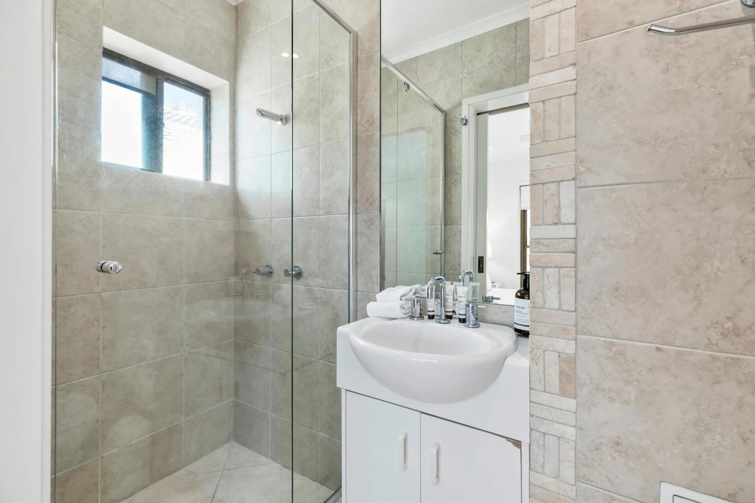 Bathroom in Culgoa Point Beach Resort