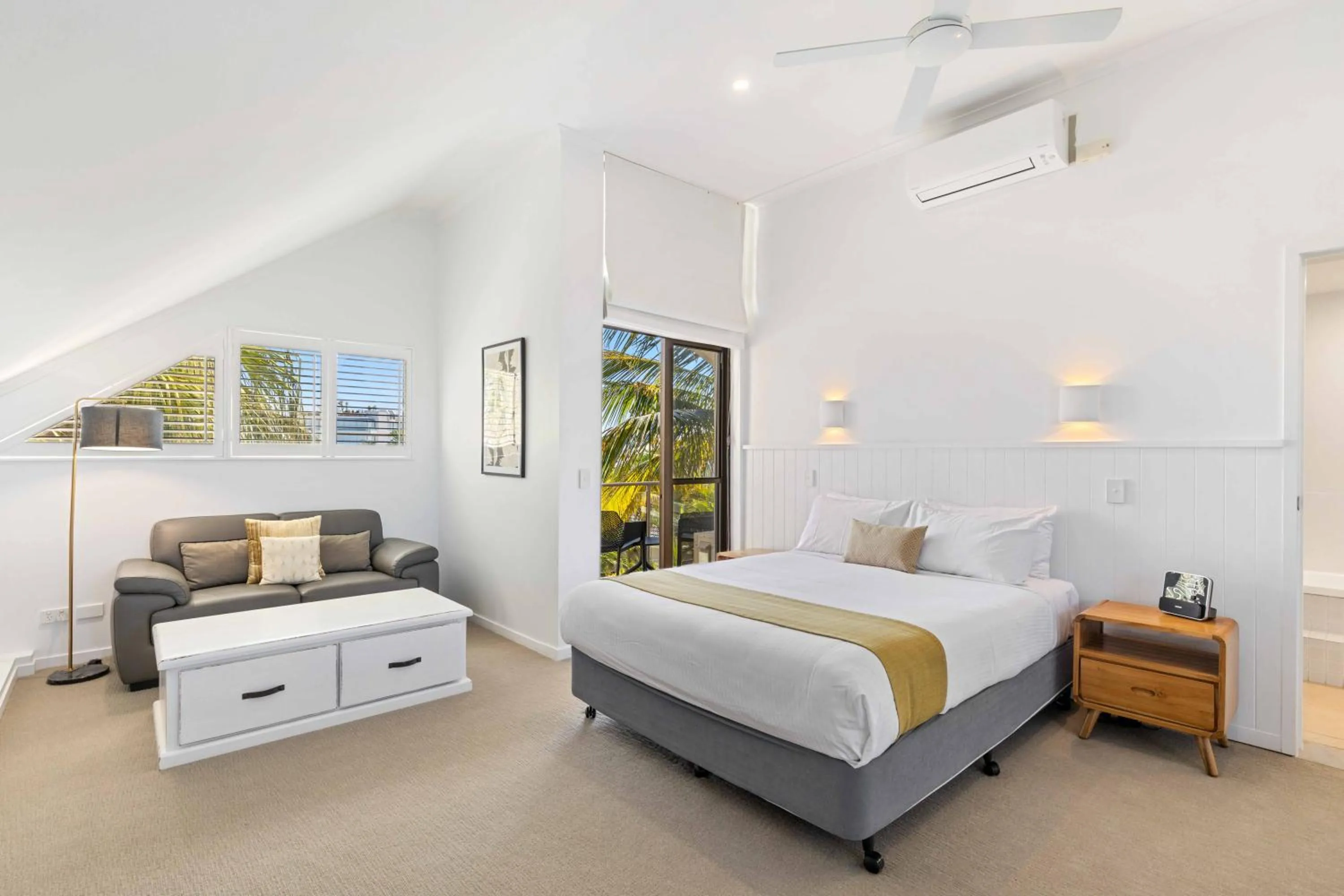 Bedroom, Bed in Culgoa Point Beach Resort