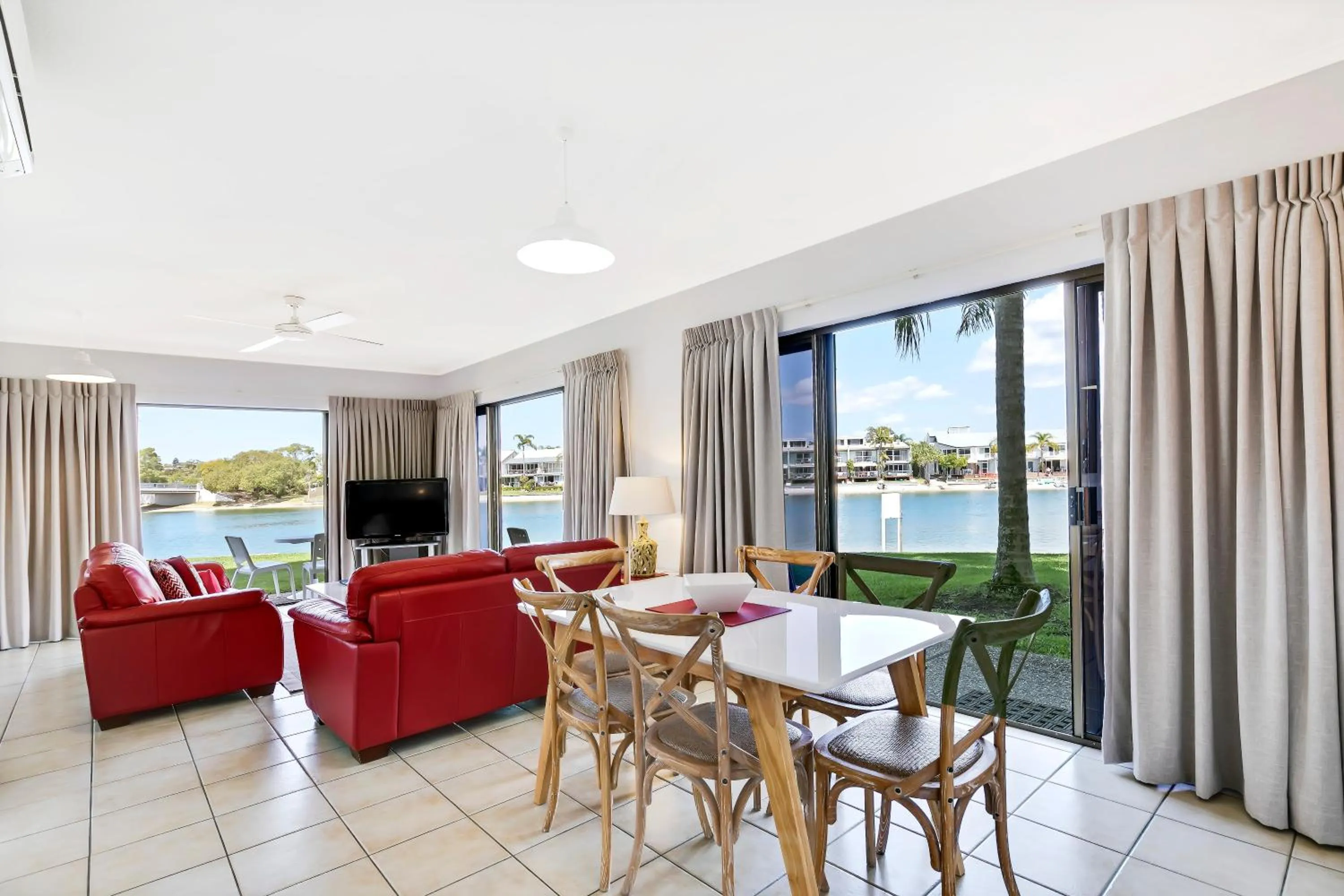 Dining area in Culgoa Point Beach Resort