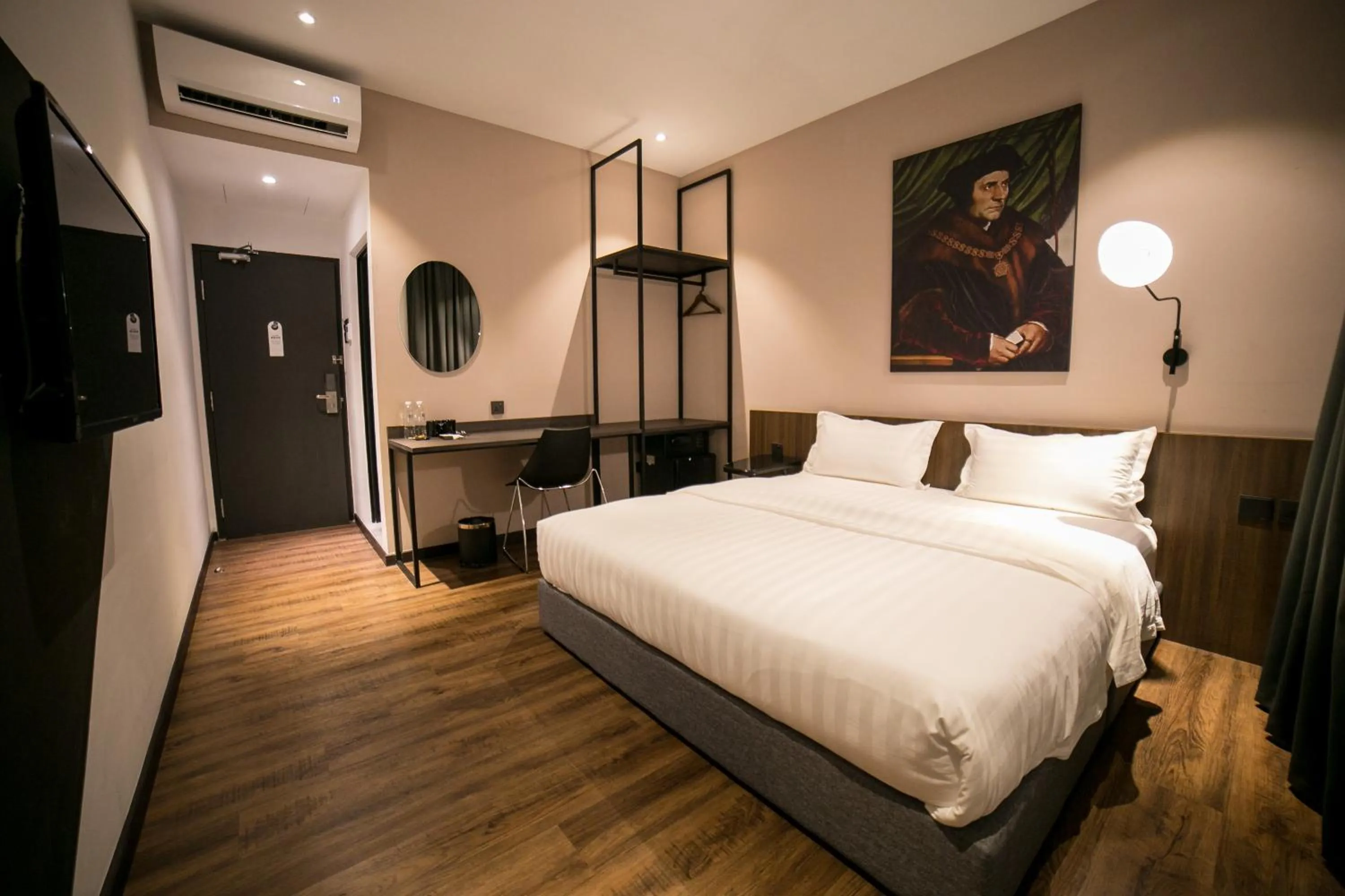 Photo of the whole room, Bed in Eureka Hotel Penang