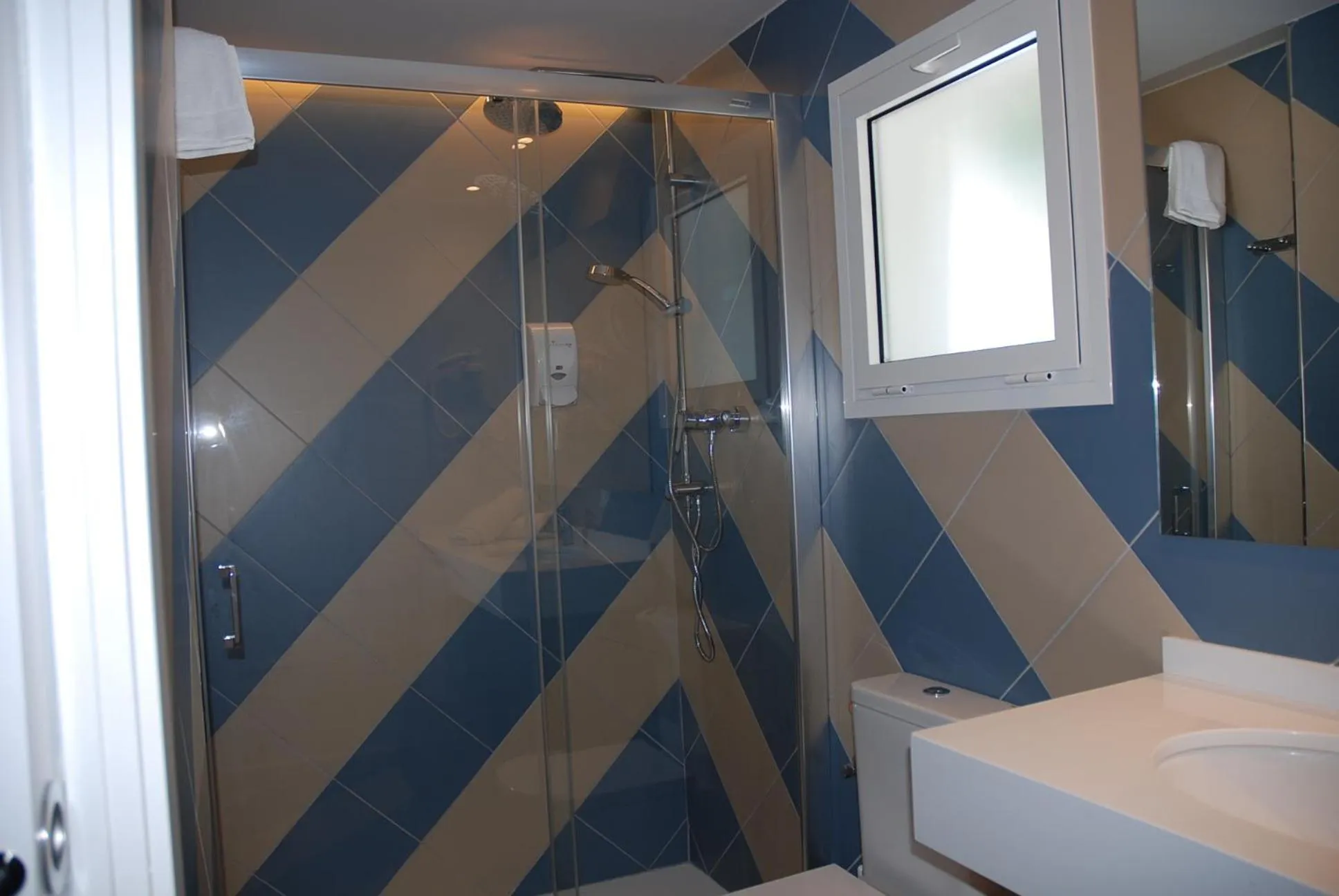 Shower in Apartamentos Sunway Arizona