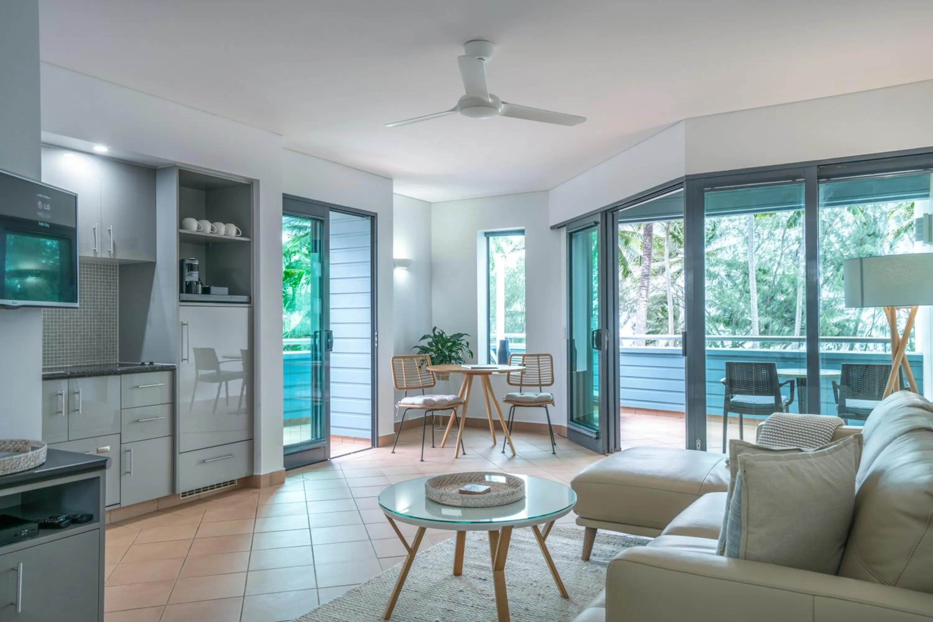 Kitchen or kitchenette in Port Douglas Peninsula Boutique Hotel - Adults Only Haven