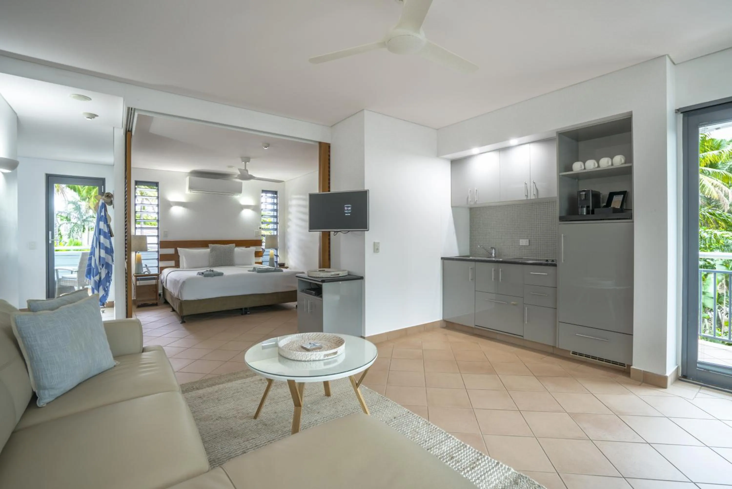 Kitchen or kitchenette in Port Douglas Peninsula Boutique Hotel - Adults Only Haven