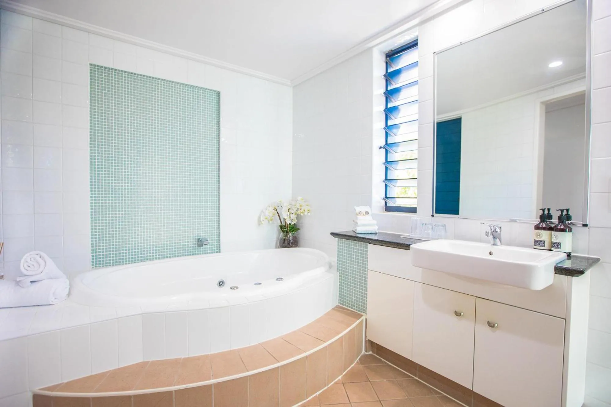 Bathroom in Port Douglas Peninsula Boutique Hotel - Adults Only Haven