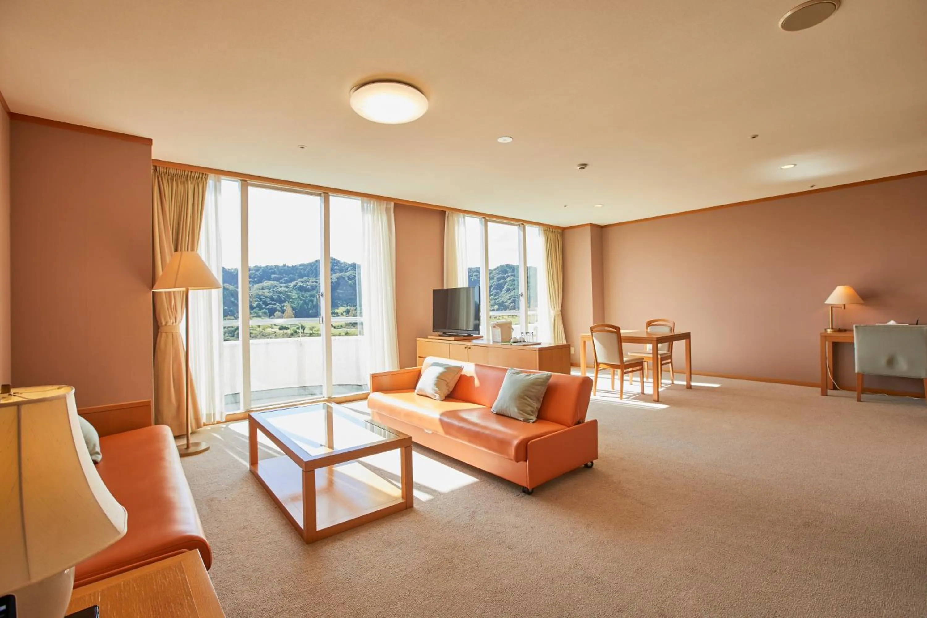 Living room in Kamogawa Country Hotel