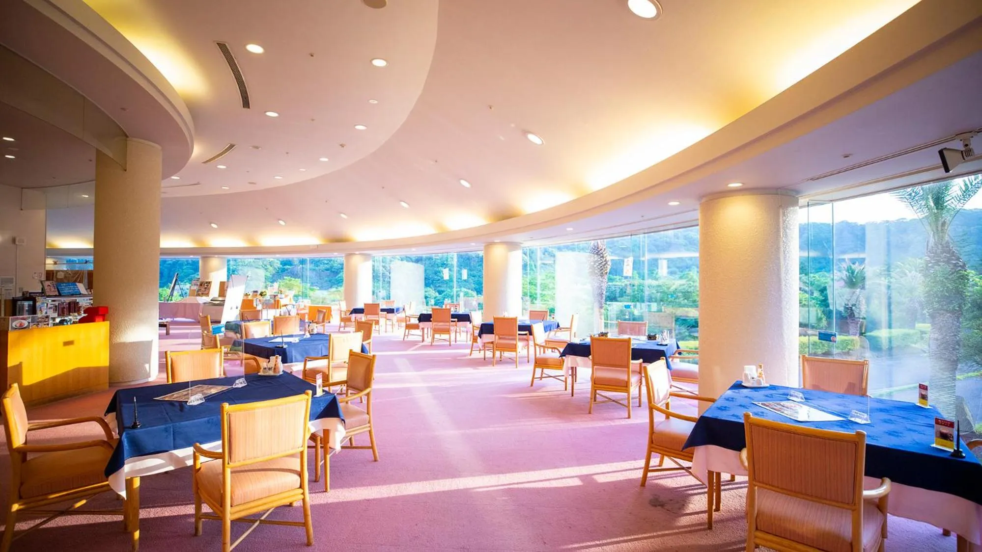 Restaurant/places to eat in Kamogawa Country Hotel