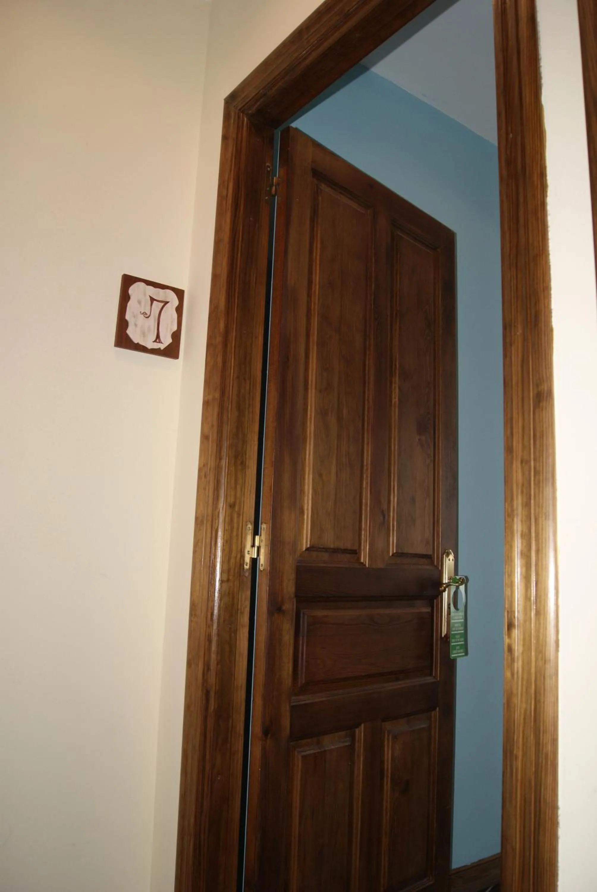 Logo/Certificate/Sign in Hotel Los Laureles