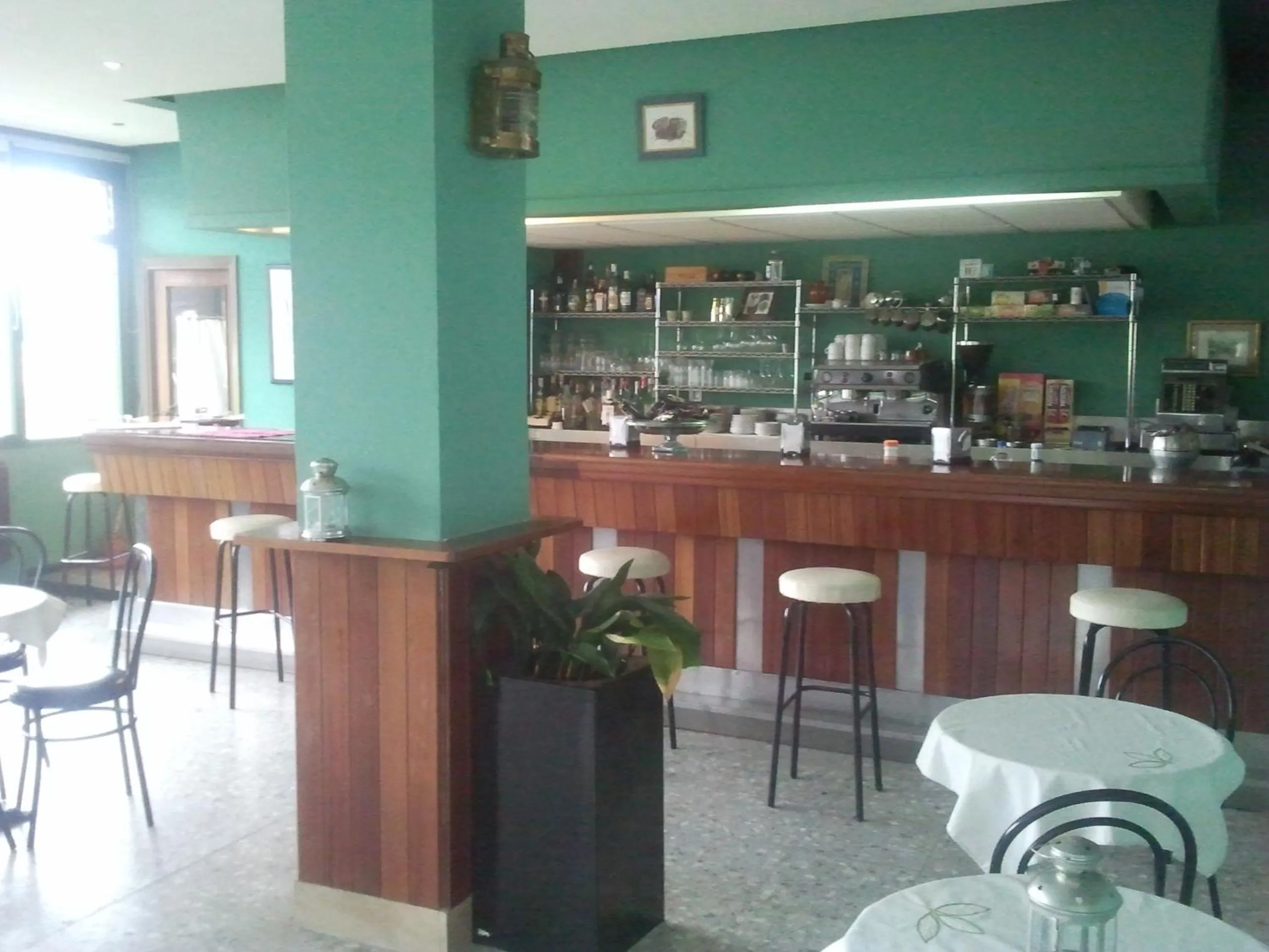 Restaurant/places to eat in Hotel Los Laureles