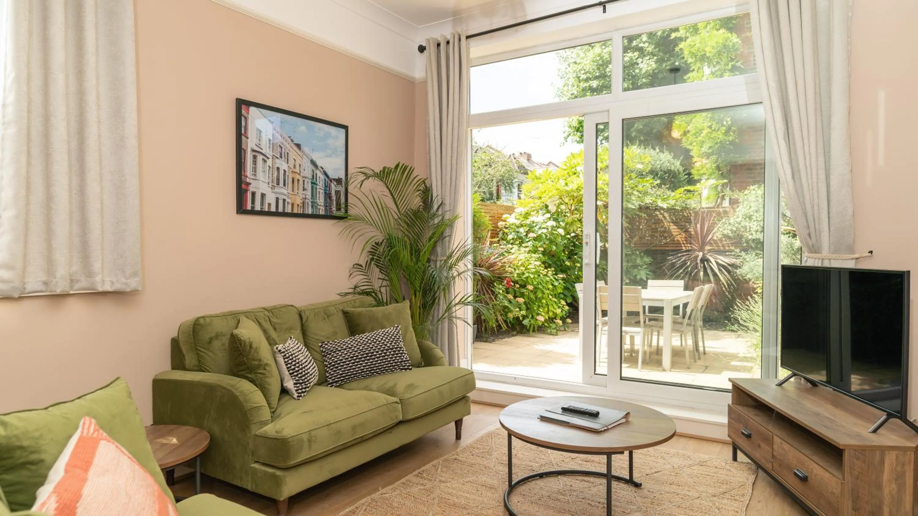 Living room in Lamington Apartments - London Hammersmith