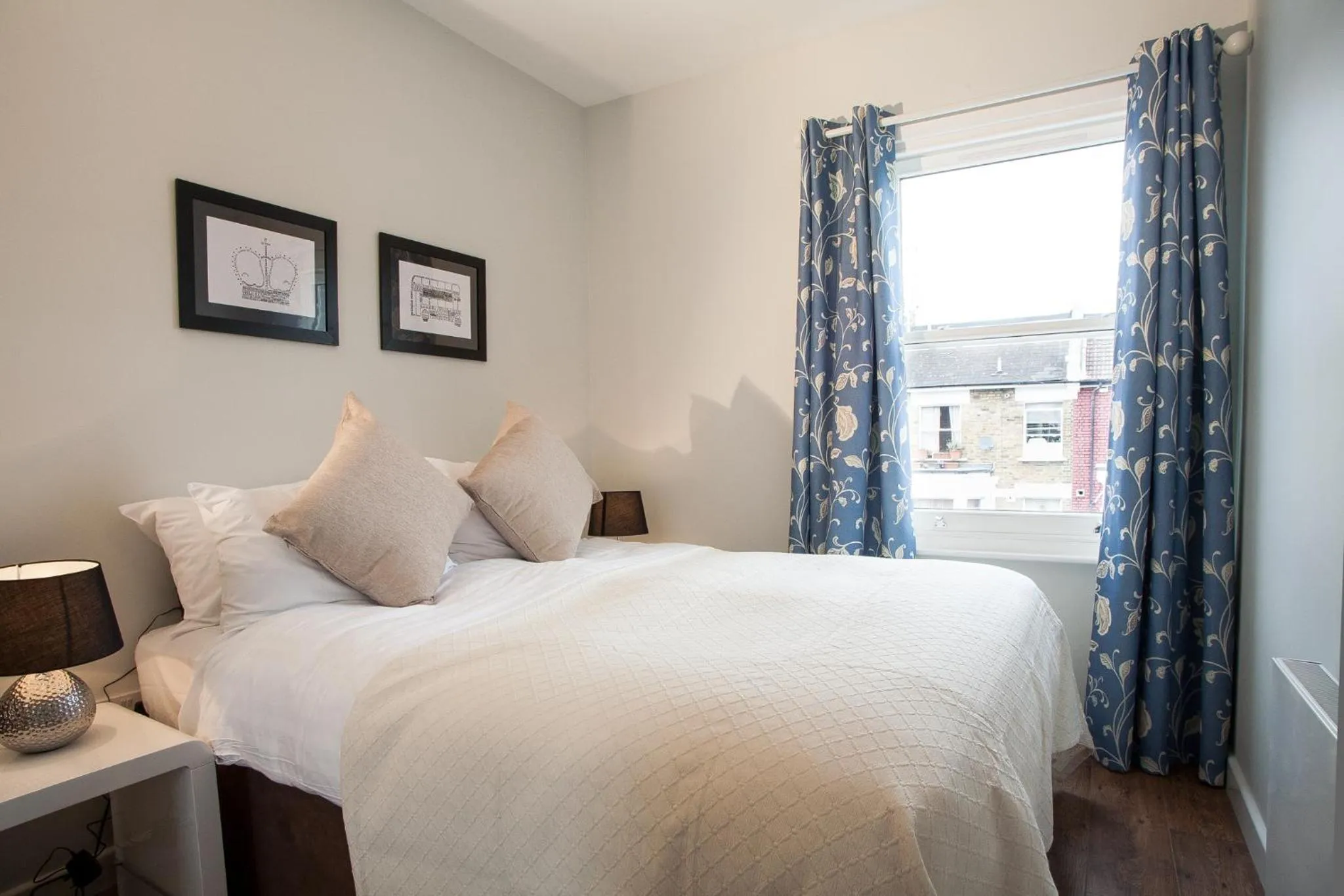 Bedroom, Bed in Lamington Apartments - London Hammersmith