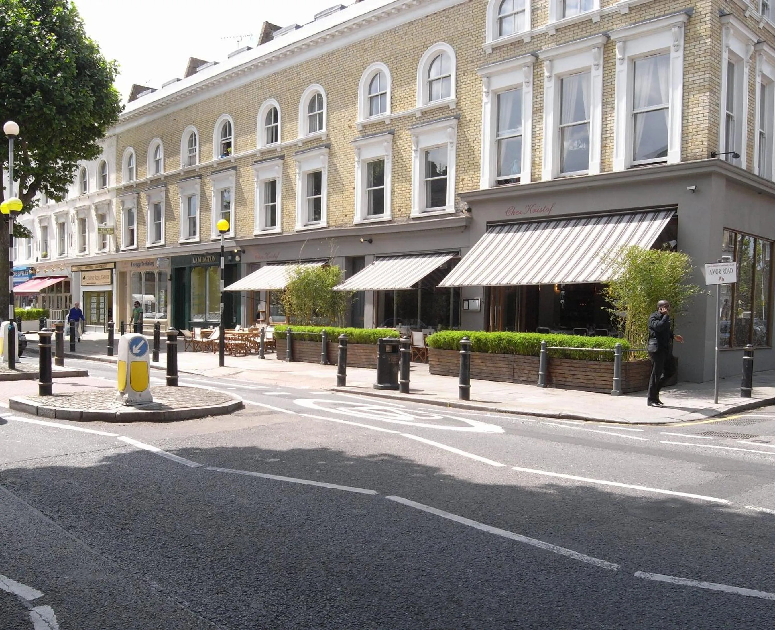 Facade/entrance in Lamington Apartments - London Hammersmith