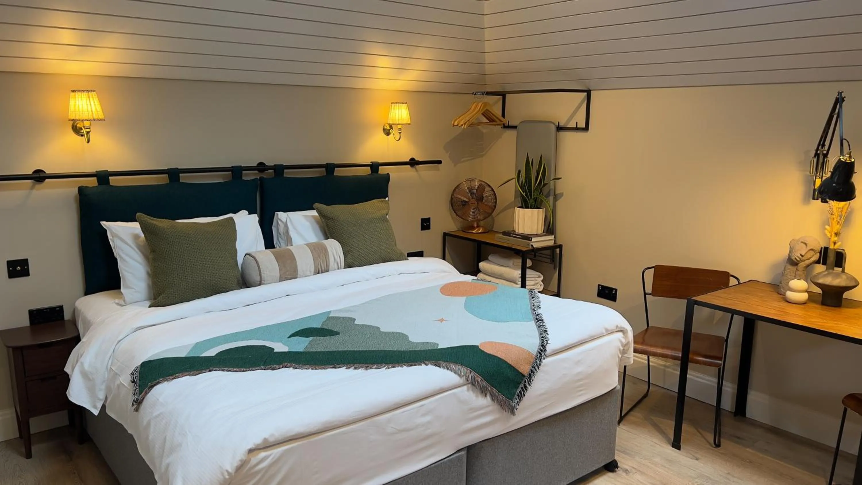 Bed in Lamington Apartments - London Hammersmith