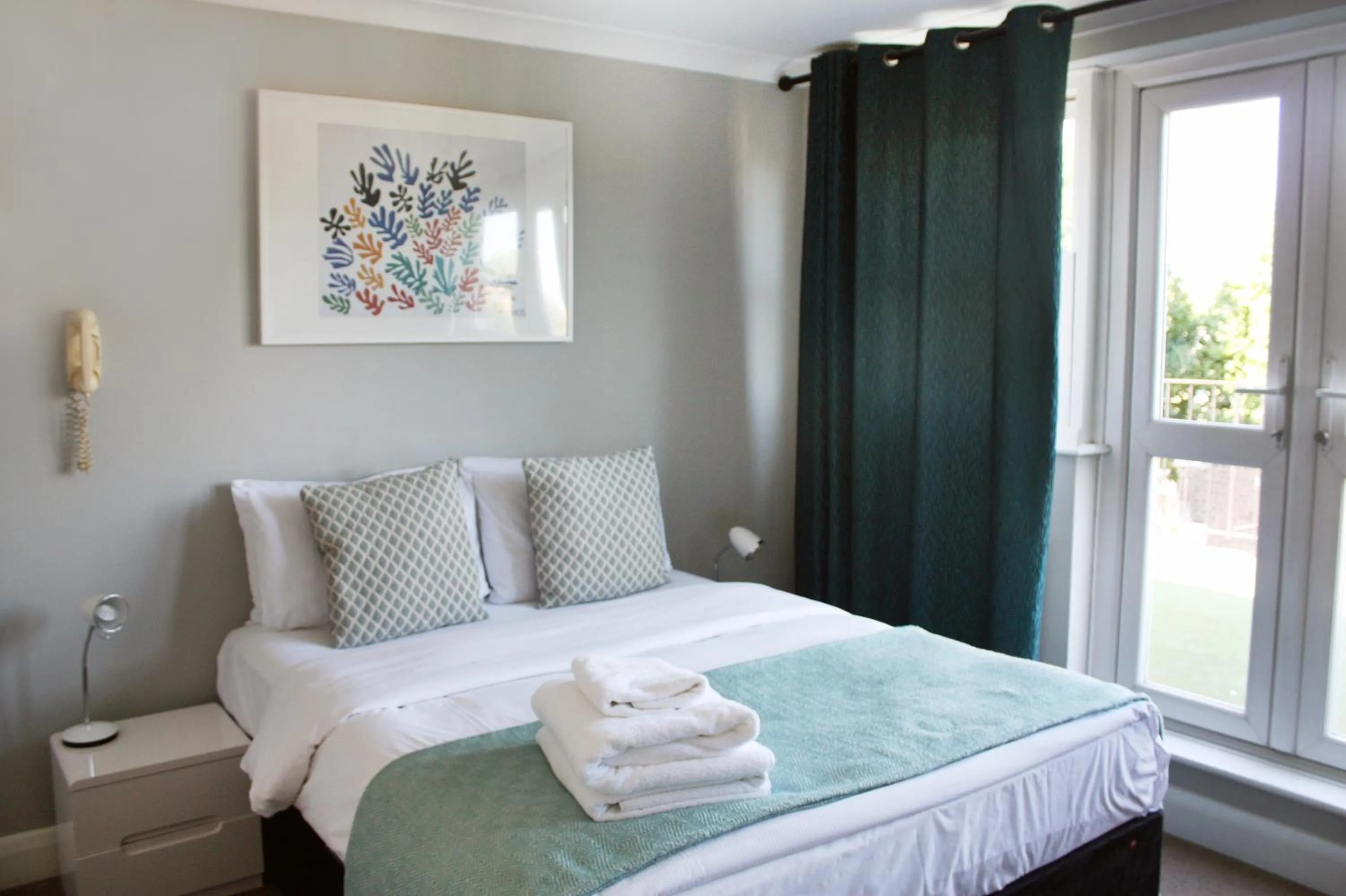 Bedroom, Bed in Lamington Apartments - London Hammersmith