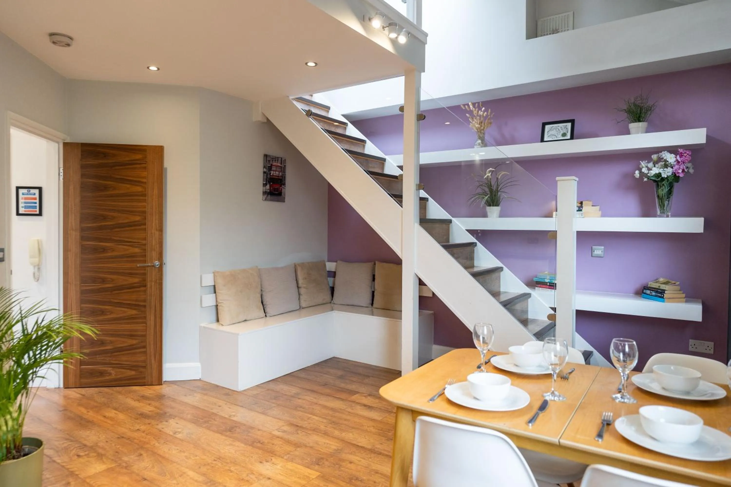 Dining area in Lamington Apartments - London Hammersmith