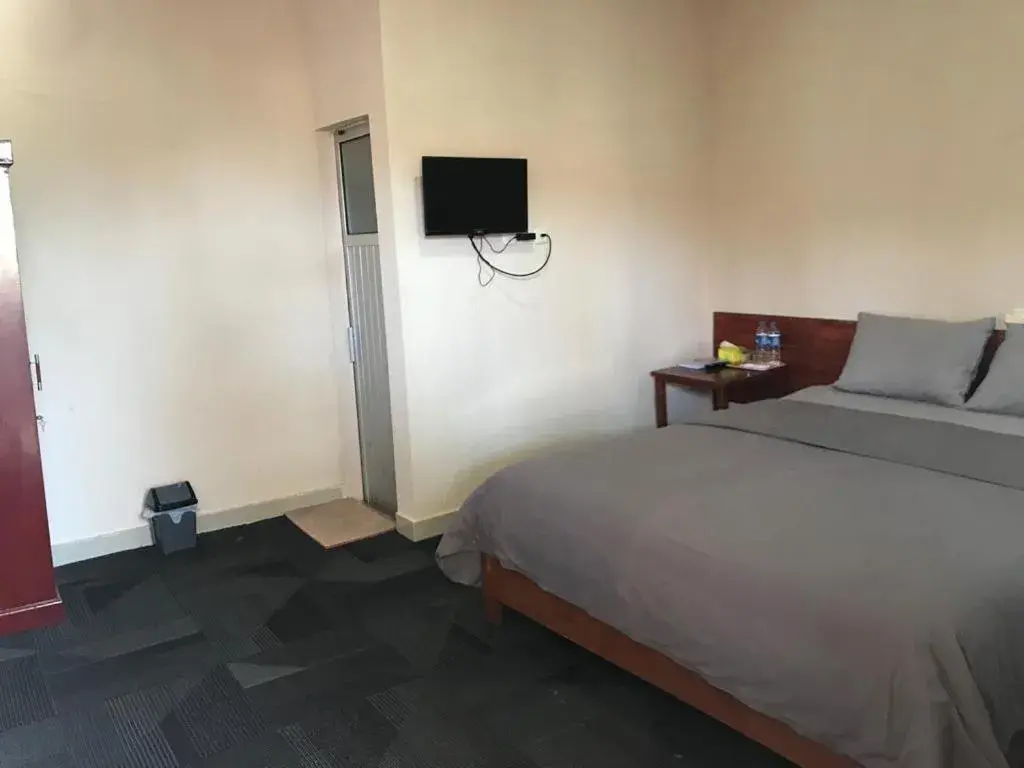 Superior Double Room in Penginapan Intan Bandara Superior Double Room in Penginapan Intan Bandara
