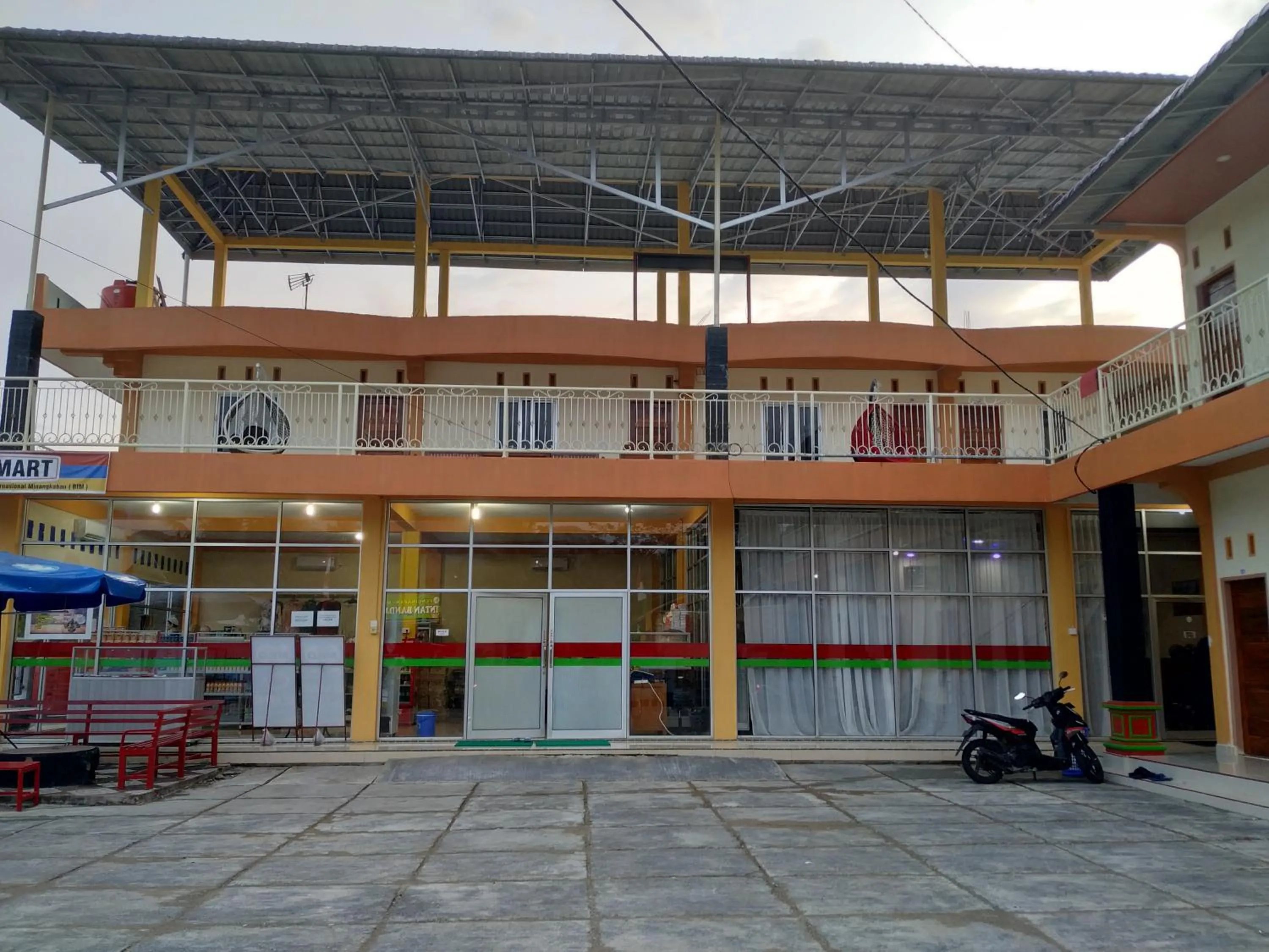Facade/entrance in Penginapan Intan Bandara