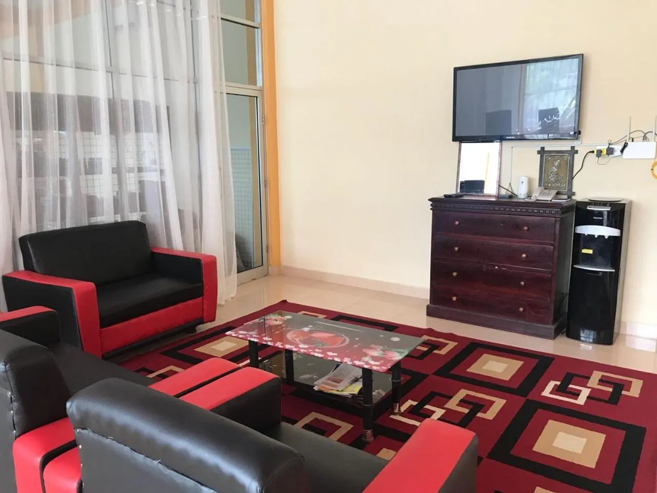 Communal lounge/ TV room in Penginapan Intan Bandara