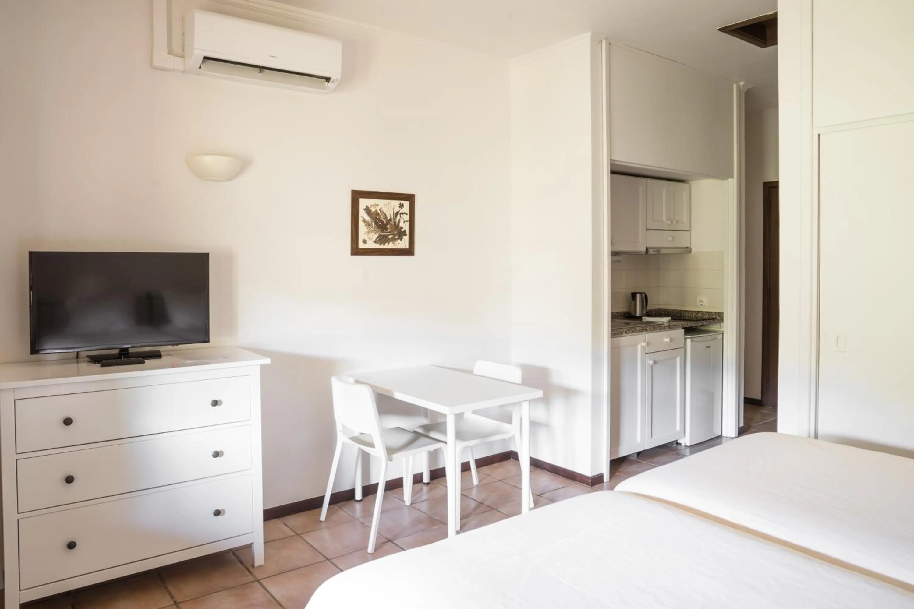 TV and multimedia, Bed in Casas de Campo do Pomar B&B - Self Check-in