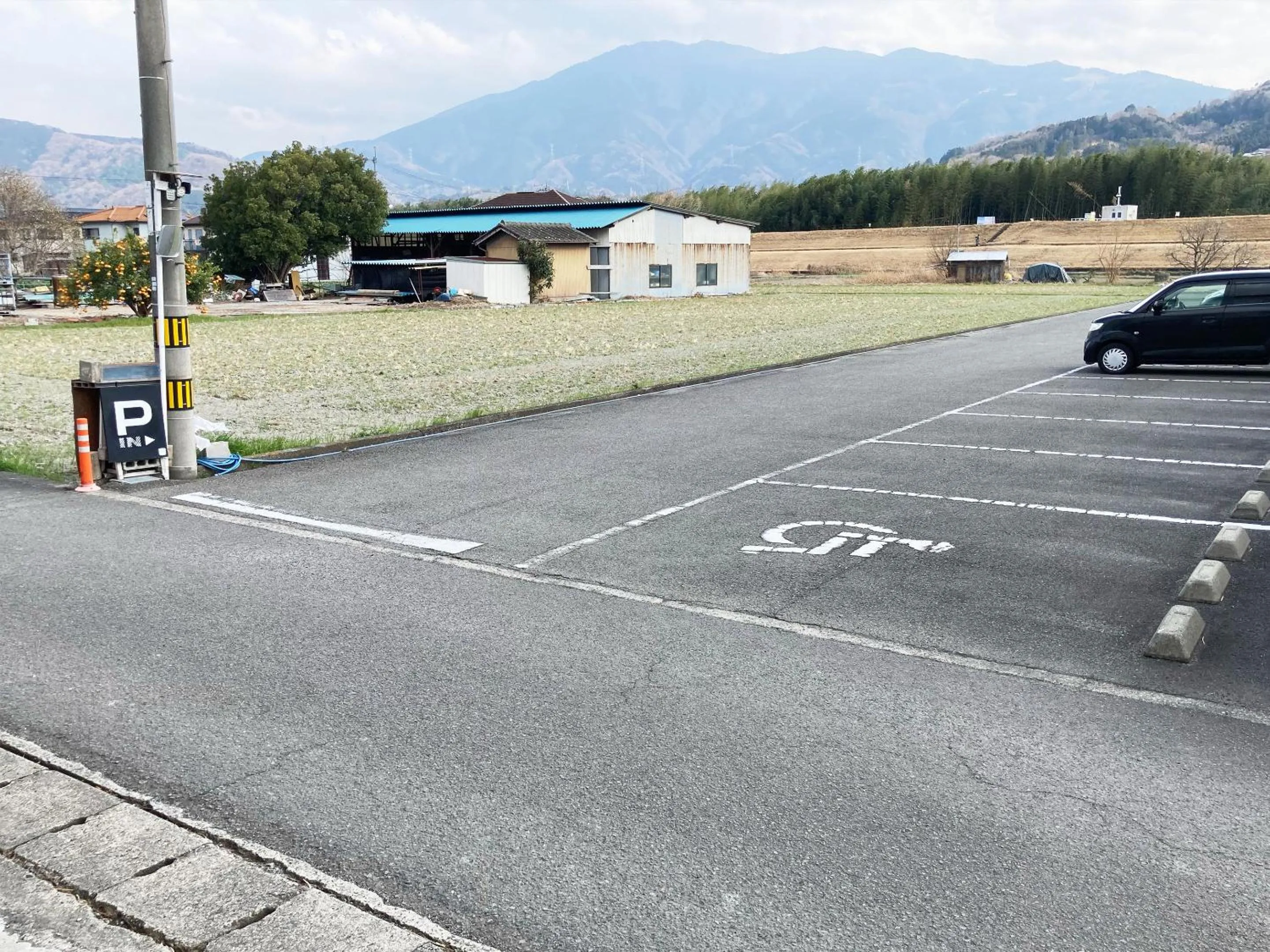 Parking in ADLIV/Factry Stay/工場に泊まれる