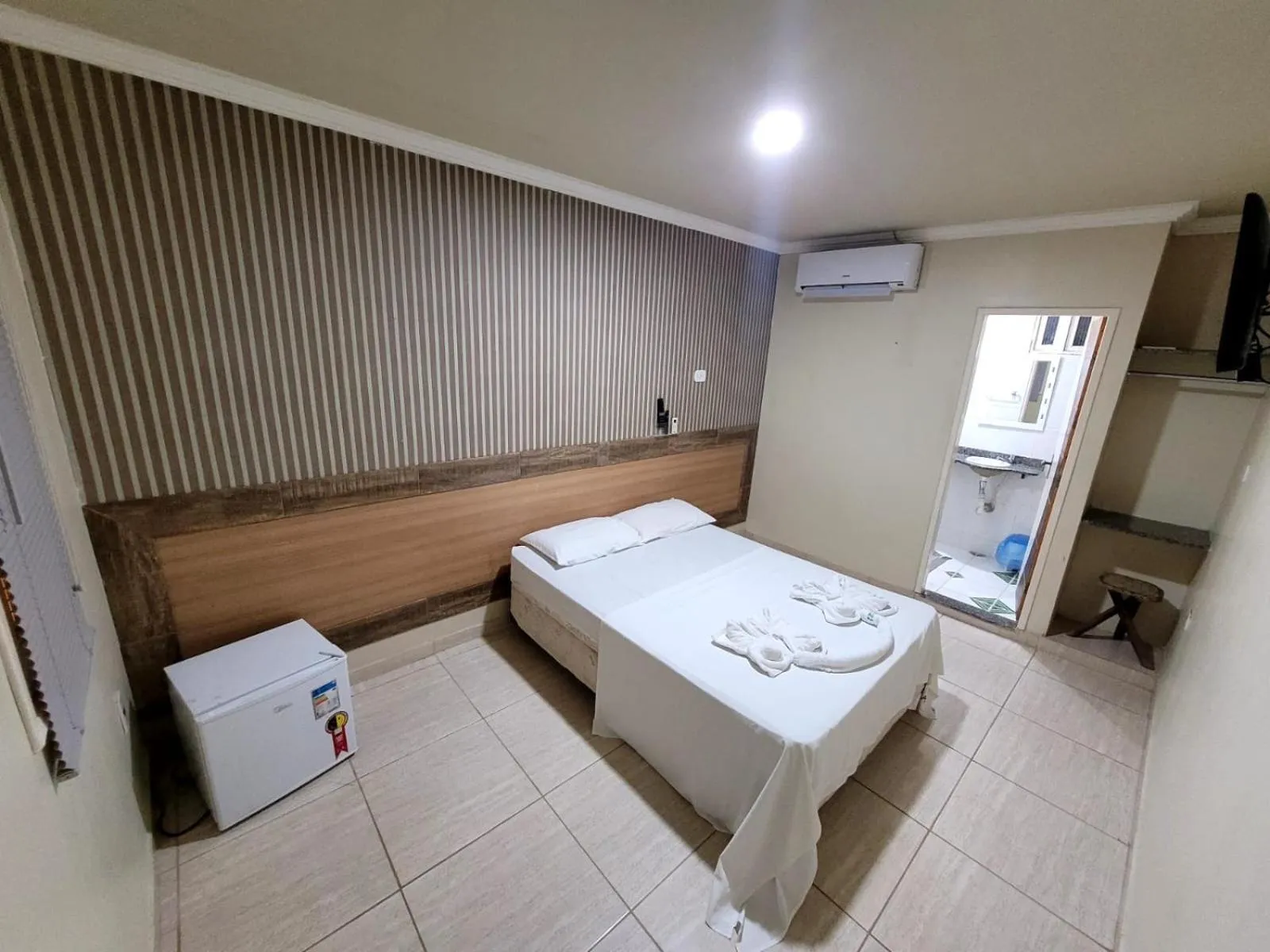 Bathroom, Bed in Pousada Porto dos Corais