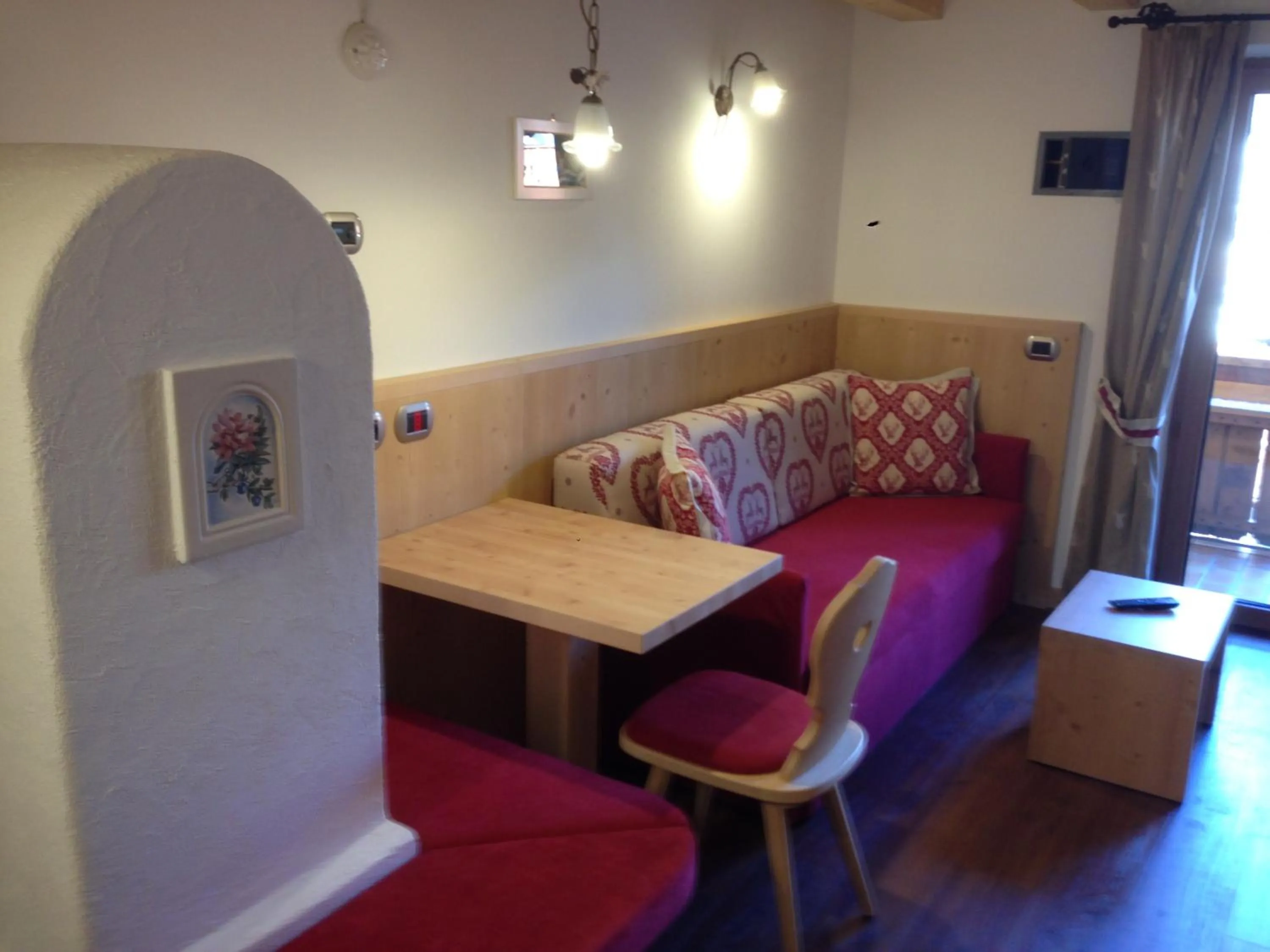 Photo of the whole room in Hotel El Paster