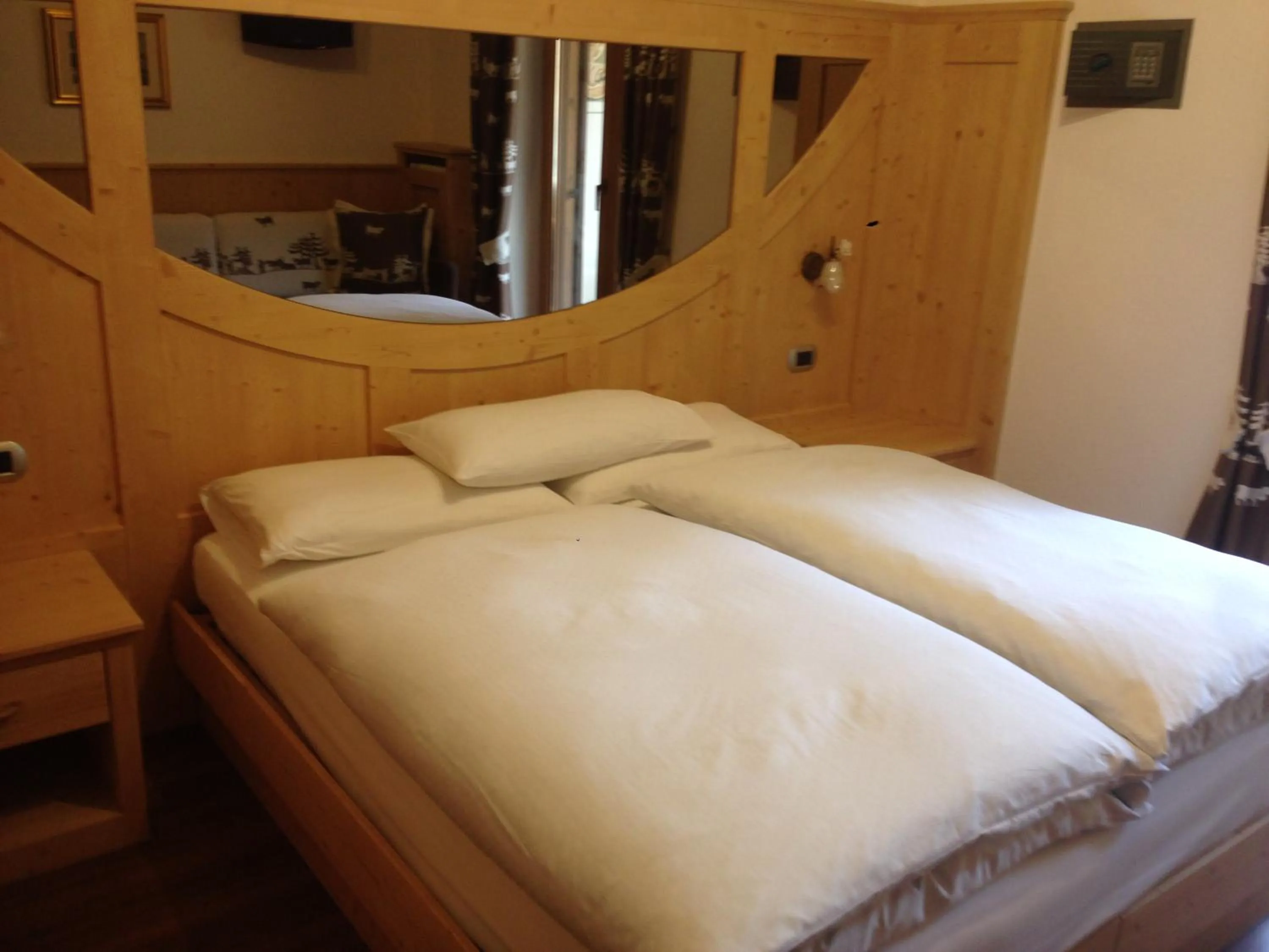 Bedroom, Bed in Hotel El Paster