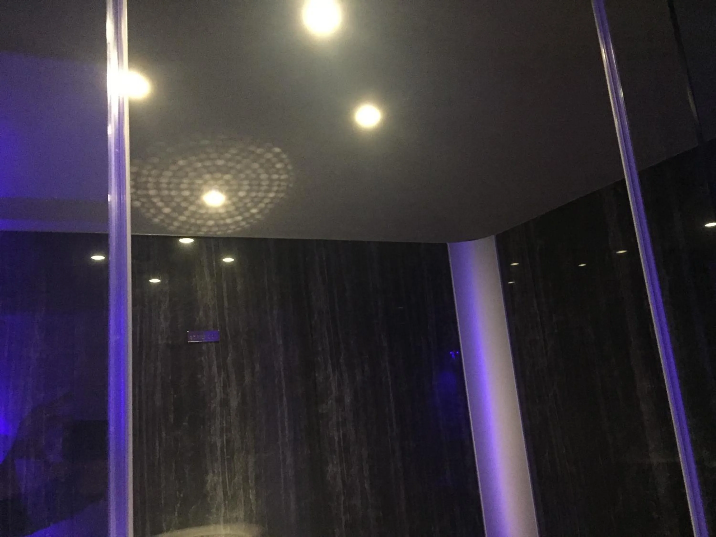 Steam room in Hotel El Paster