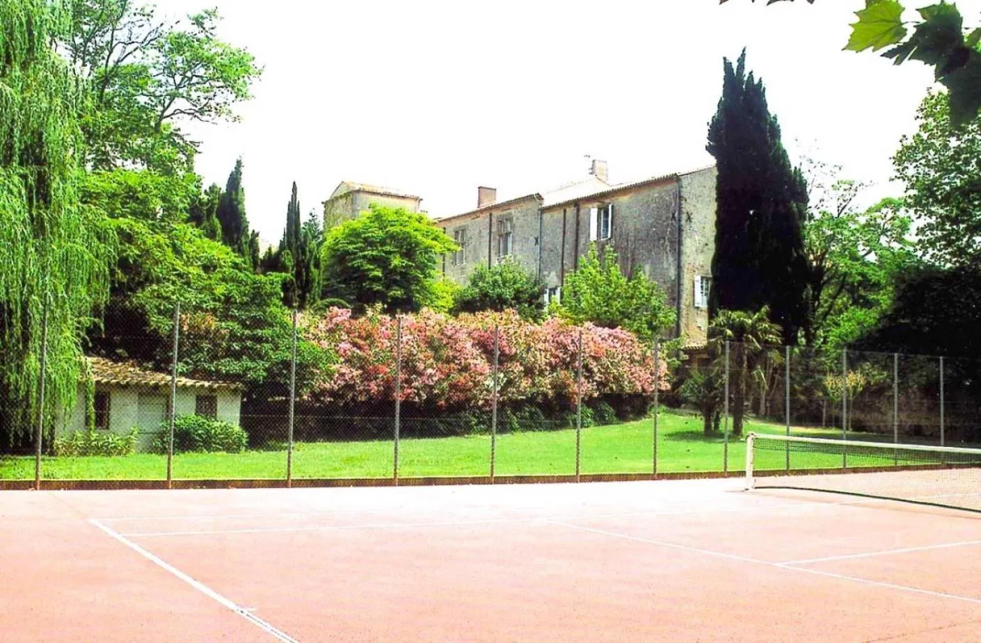 Tennis court in Hôtel Château de Cavanac