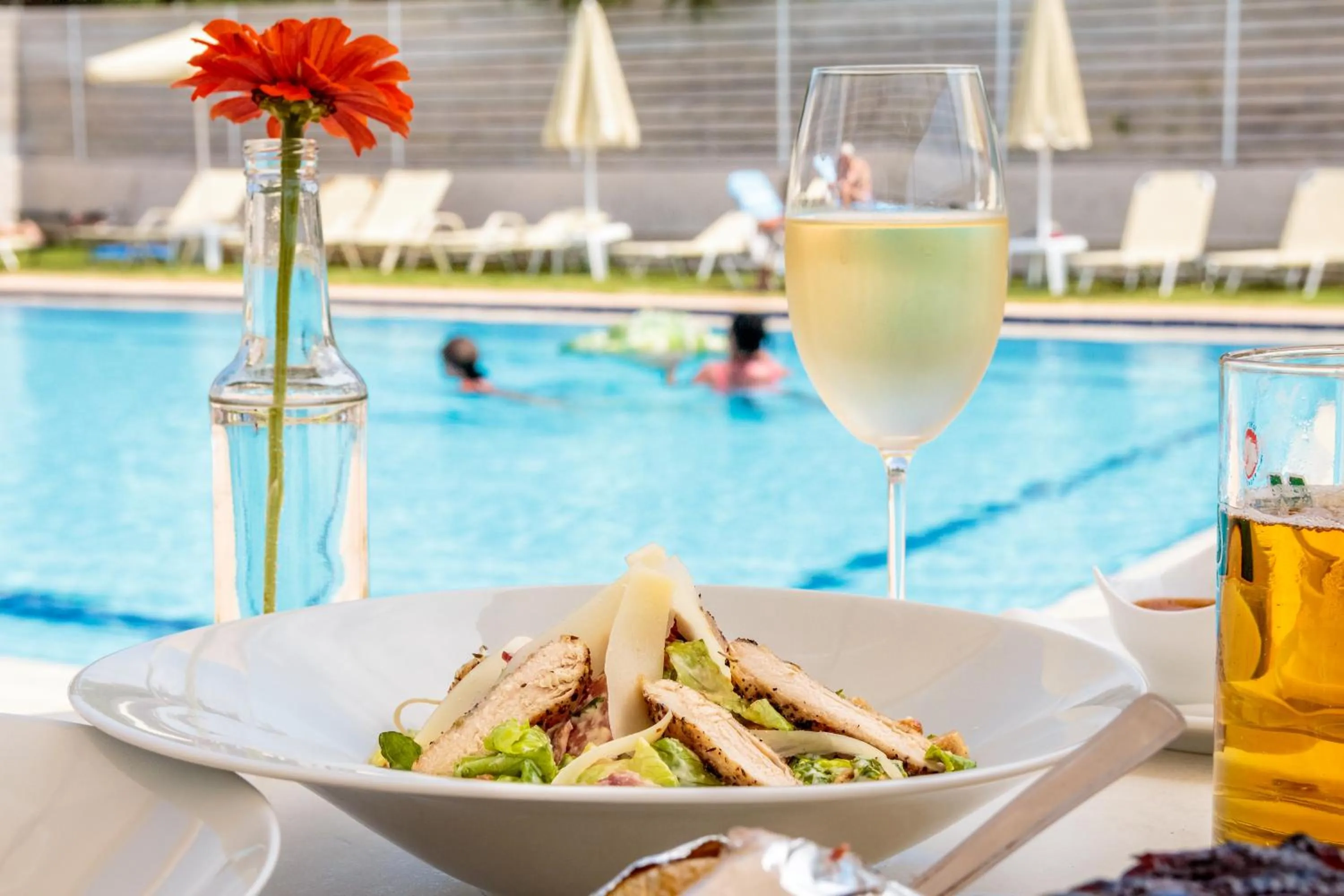 Restaurant/places to eat in Dimitra & Evdokia Hotel