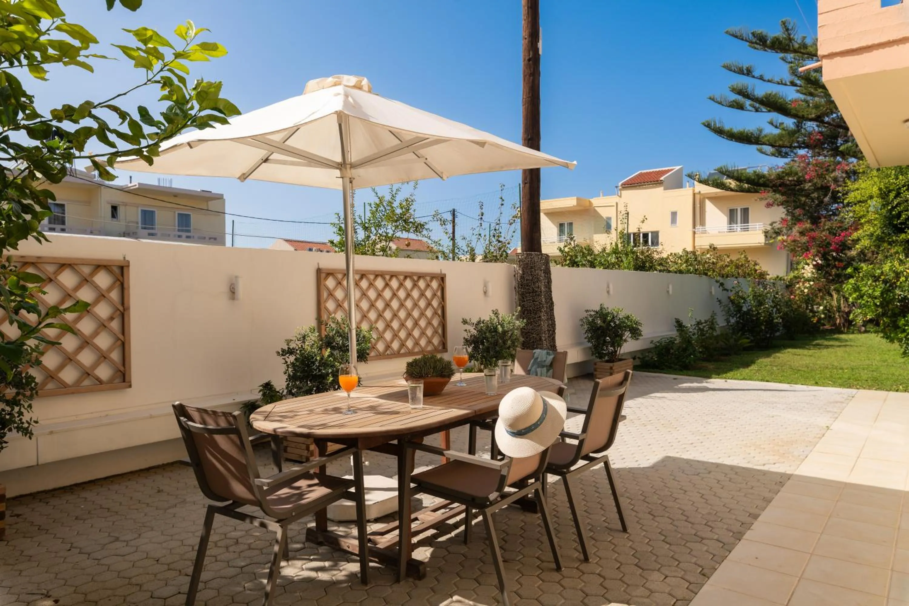 Patio in Dimitra & Evdokia Hotel