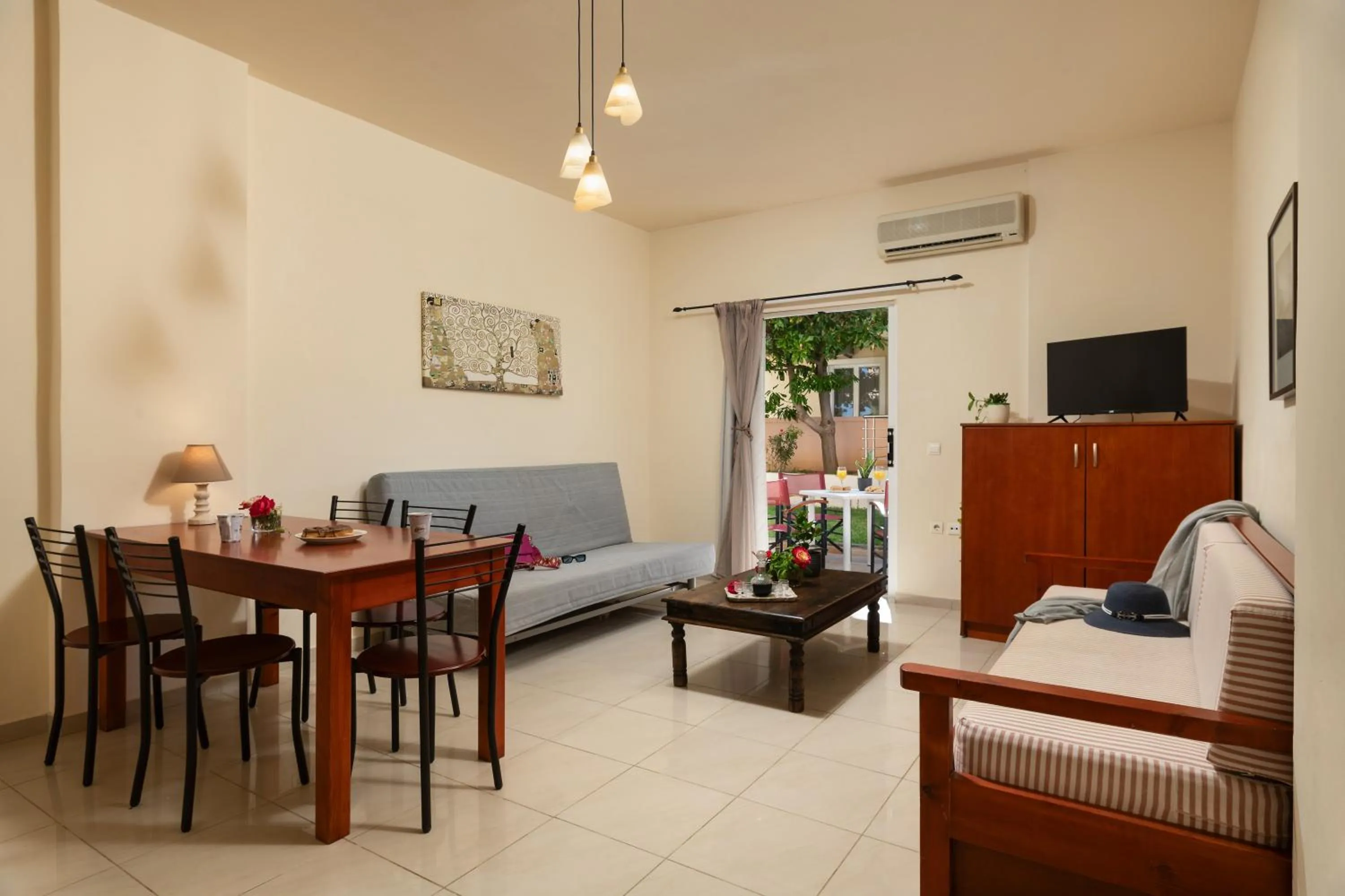 Living room in Dimitra & Evdokia Hotel