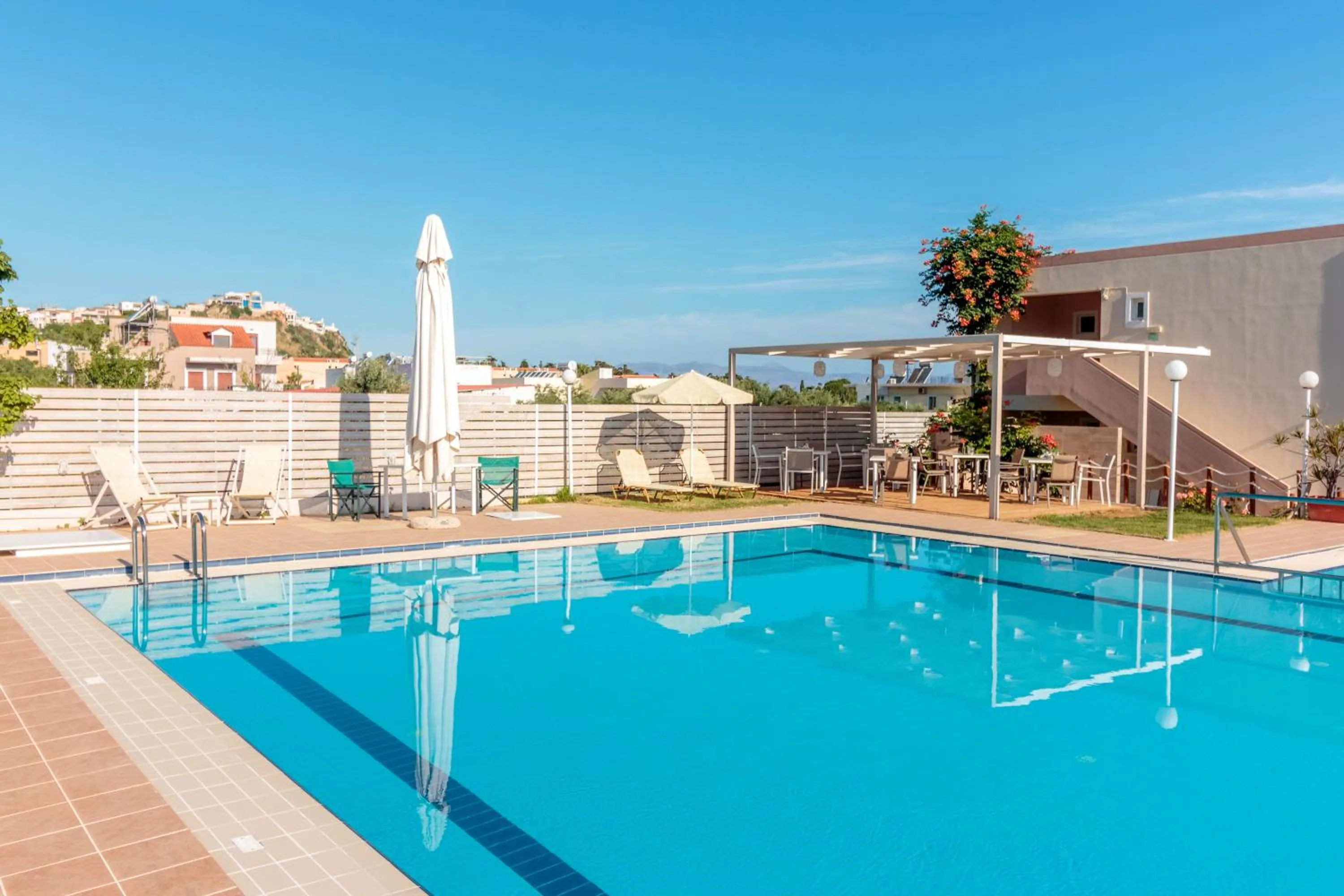 Restaurant/places to eat in Dimitra & Evdokia Hotel