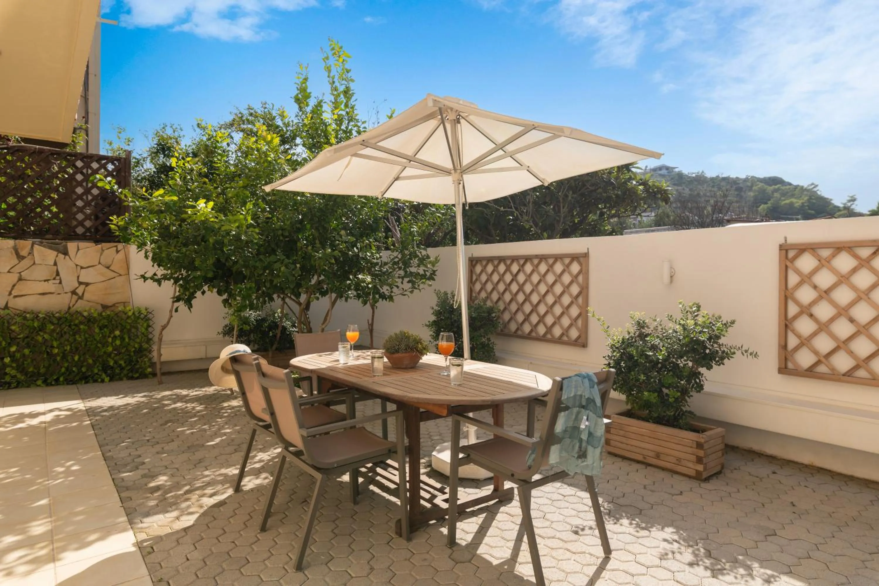 Patio in Dimitra & Evdokia Hotel