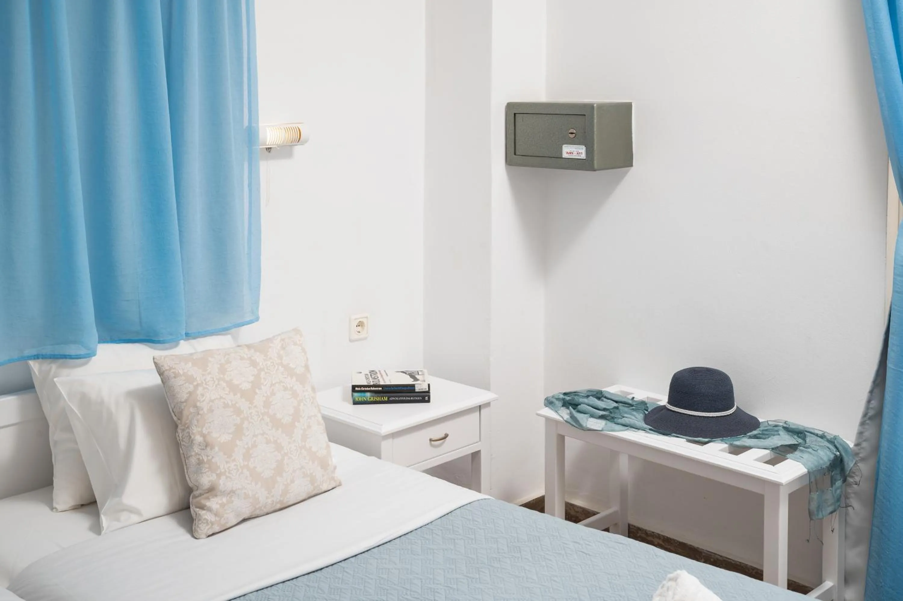 Bed in Dimitra & Evdokia Hotel