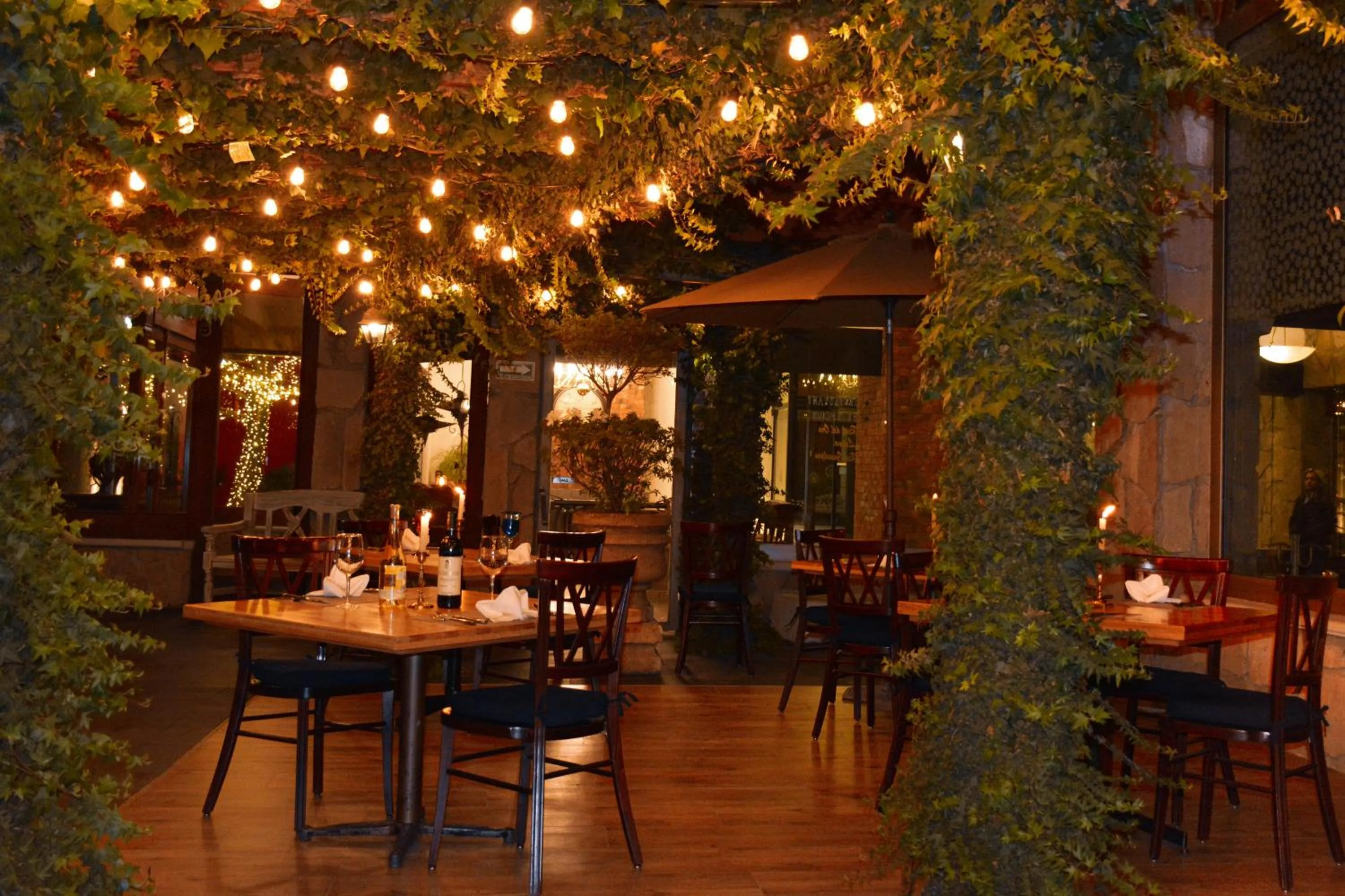 Restaurant/places to eat in Quinta del Rey Hotel