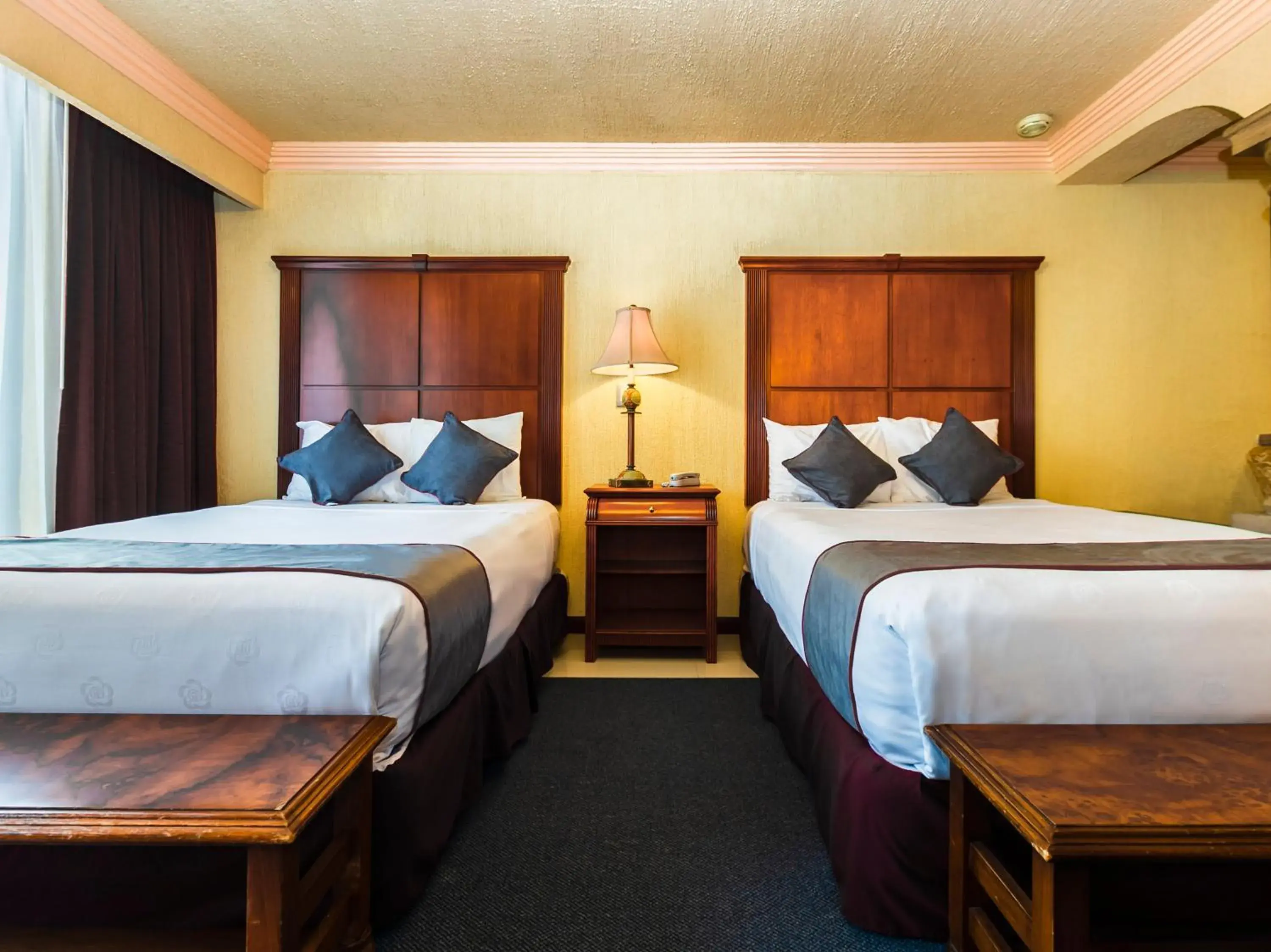 Standard Double Room with Two Double Beds in Quinta del Rey Hotel Standard Double Room with Two Double Beds in Quinta del Rey Hotel