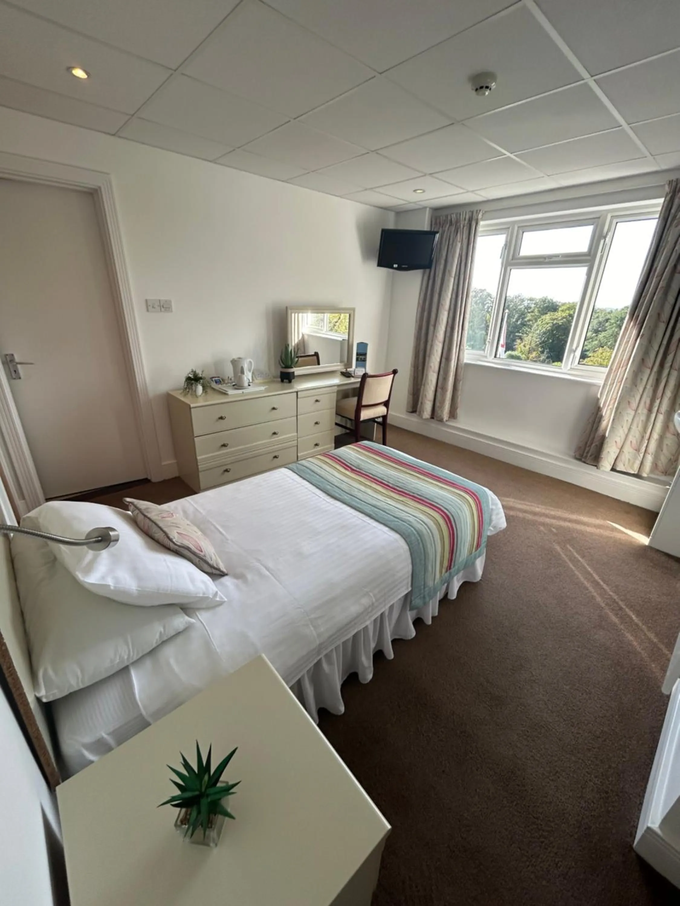 Bed in Westhill Country Hotel