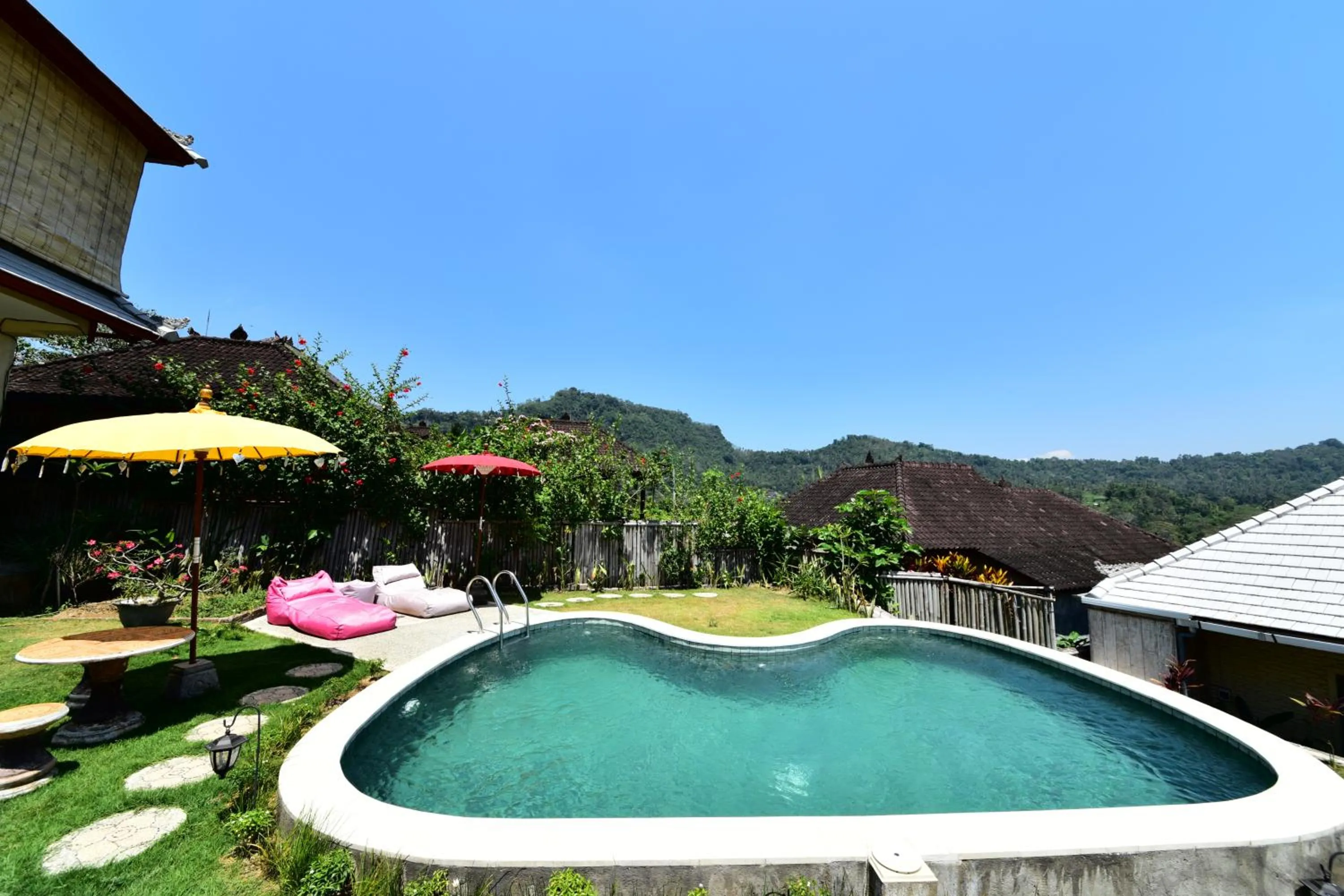 Amrita Villa Sidemen