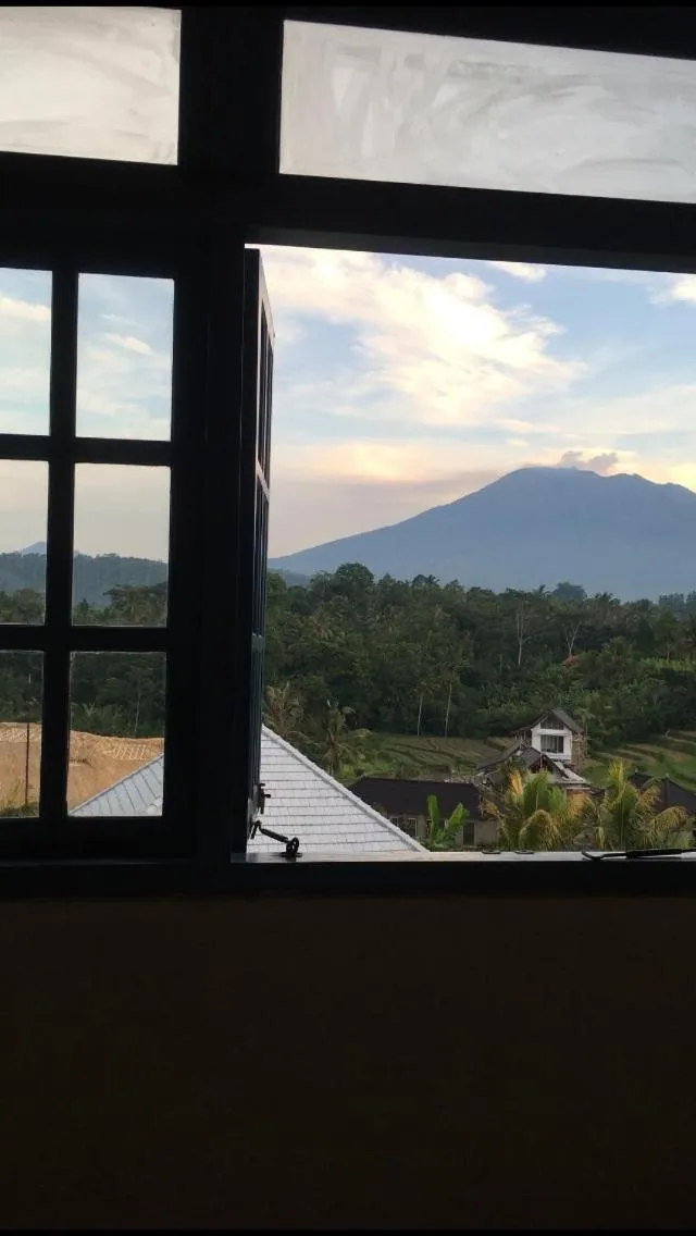 Amrita Villa Sidemen