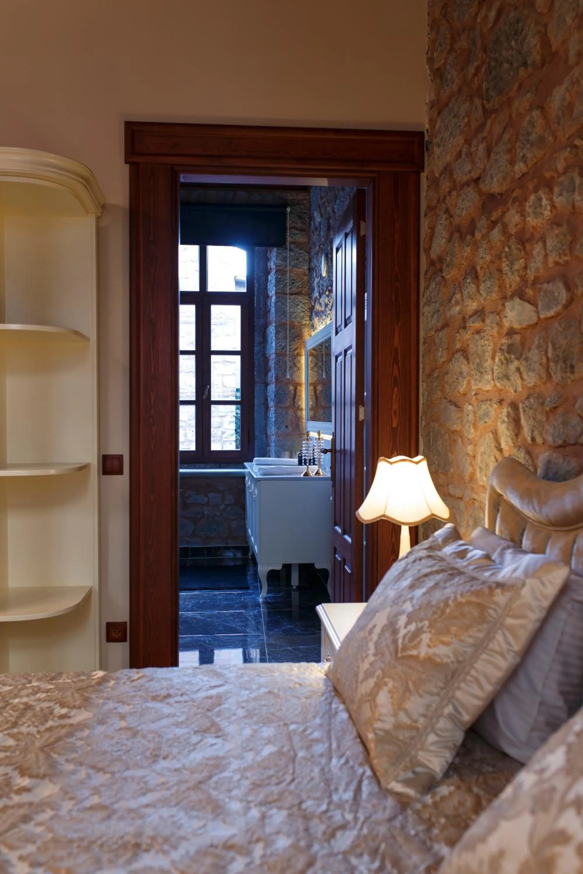 Bed in Verula City Luxury Villa