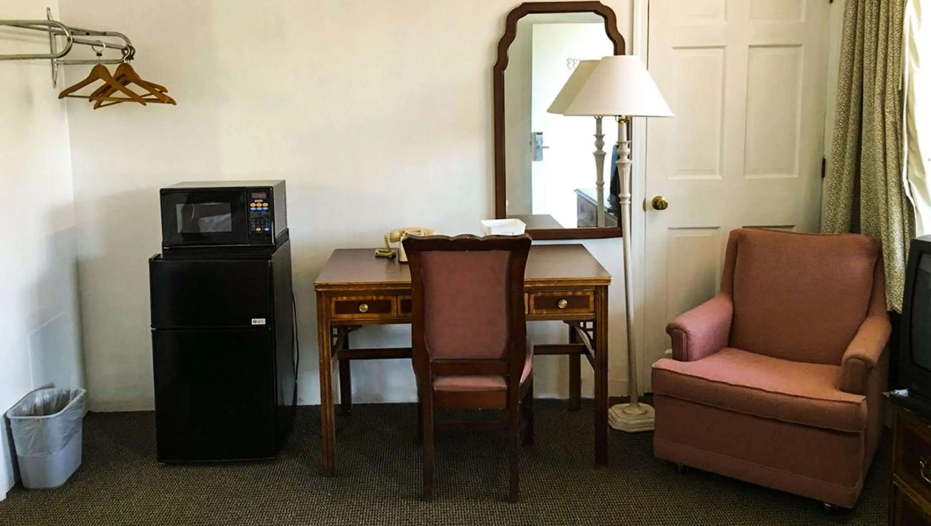 Photo of the whole room in Relax Inn Altoona