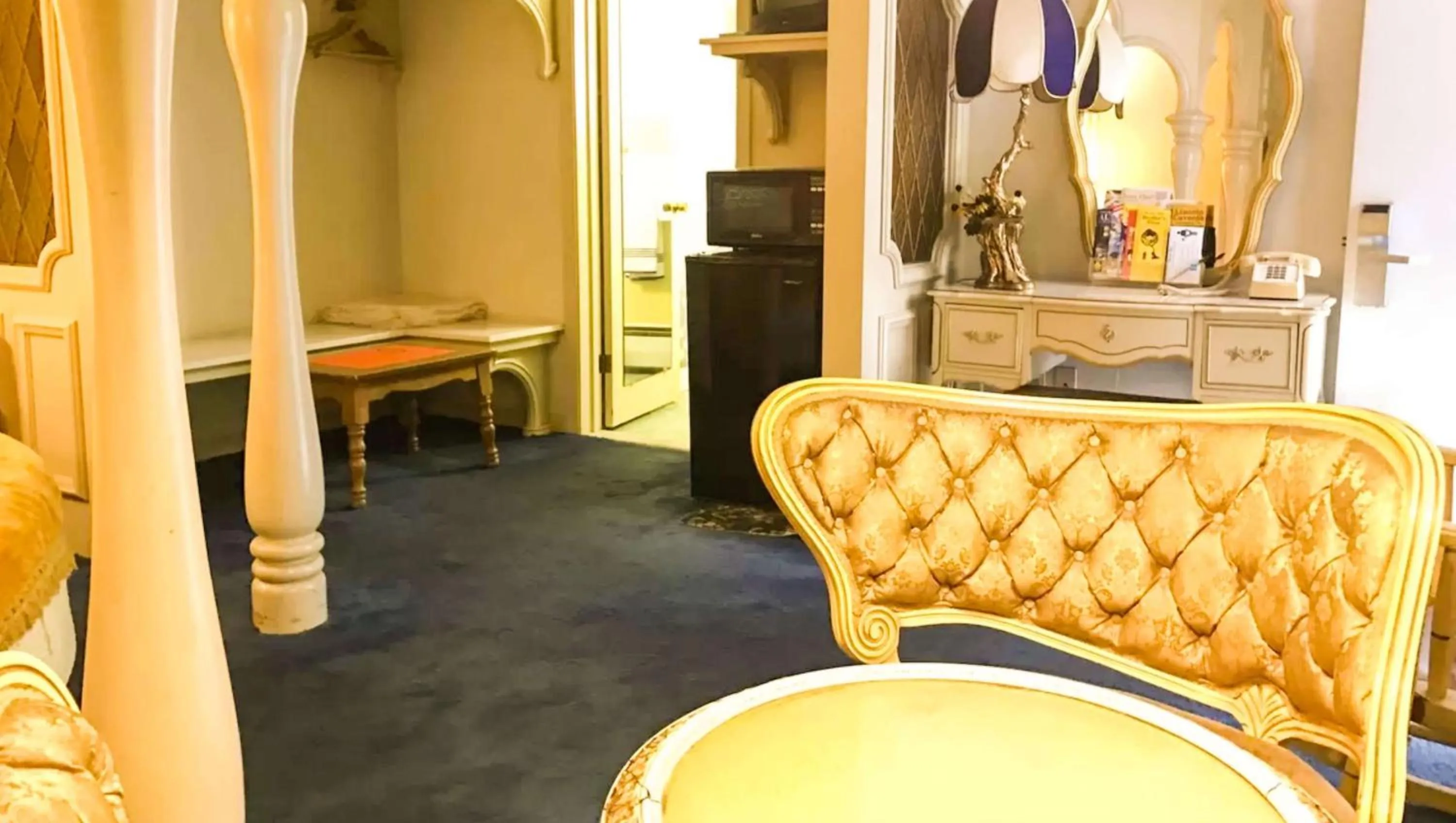 Photo of the whole room in Relax Inn Altoona