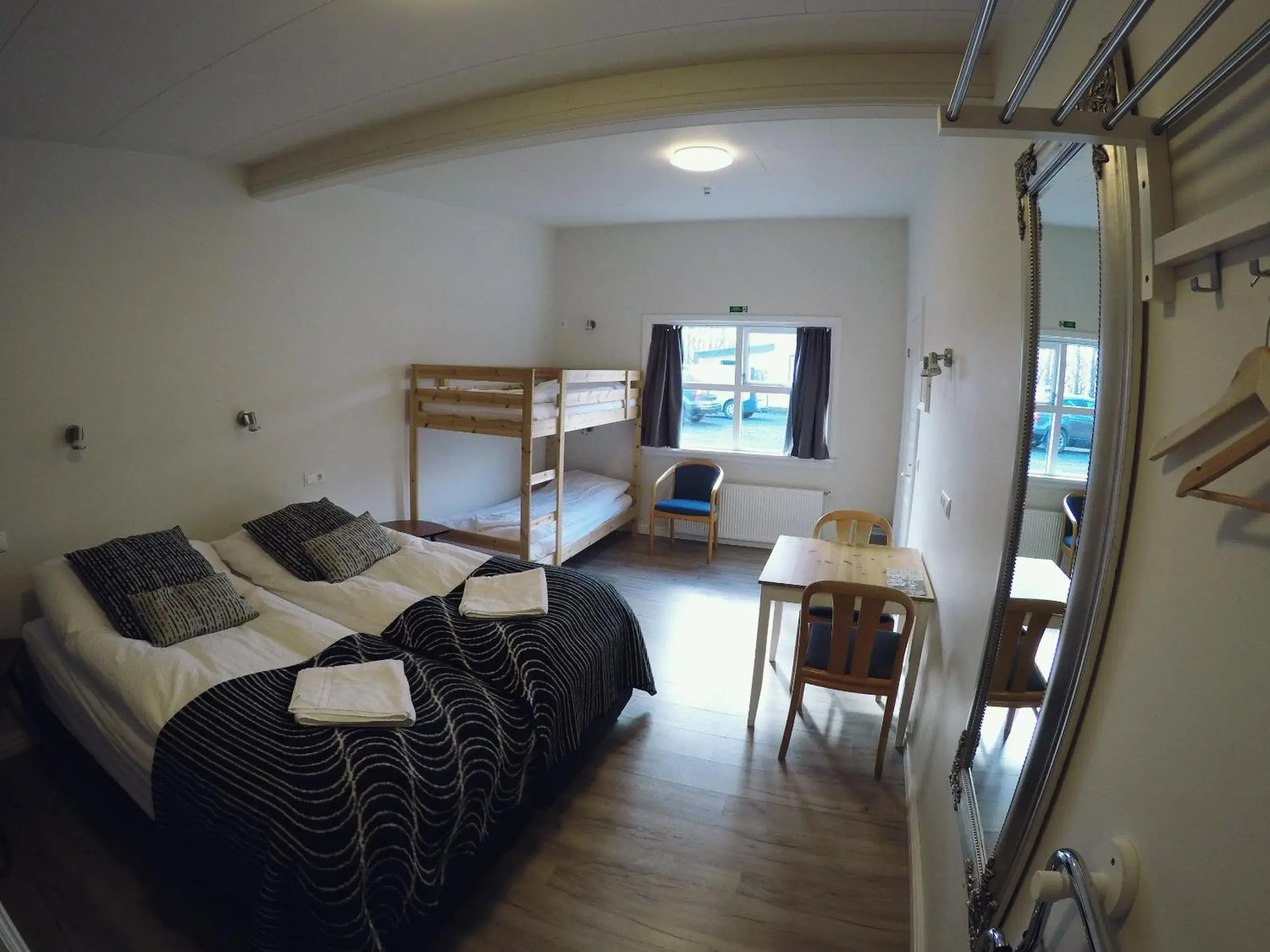 Quadruple Room with Bathroom in Hotel Hjardarbol Quadruple Room with Bathroom in Hotel Hjardarbol